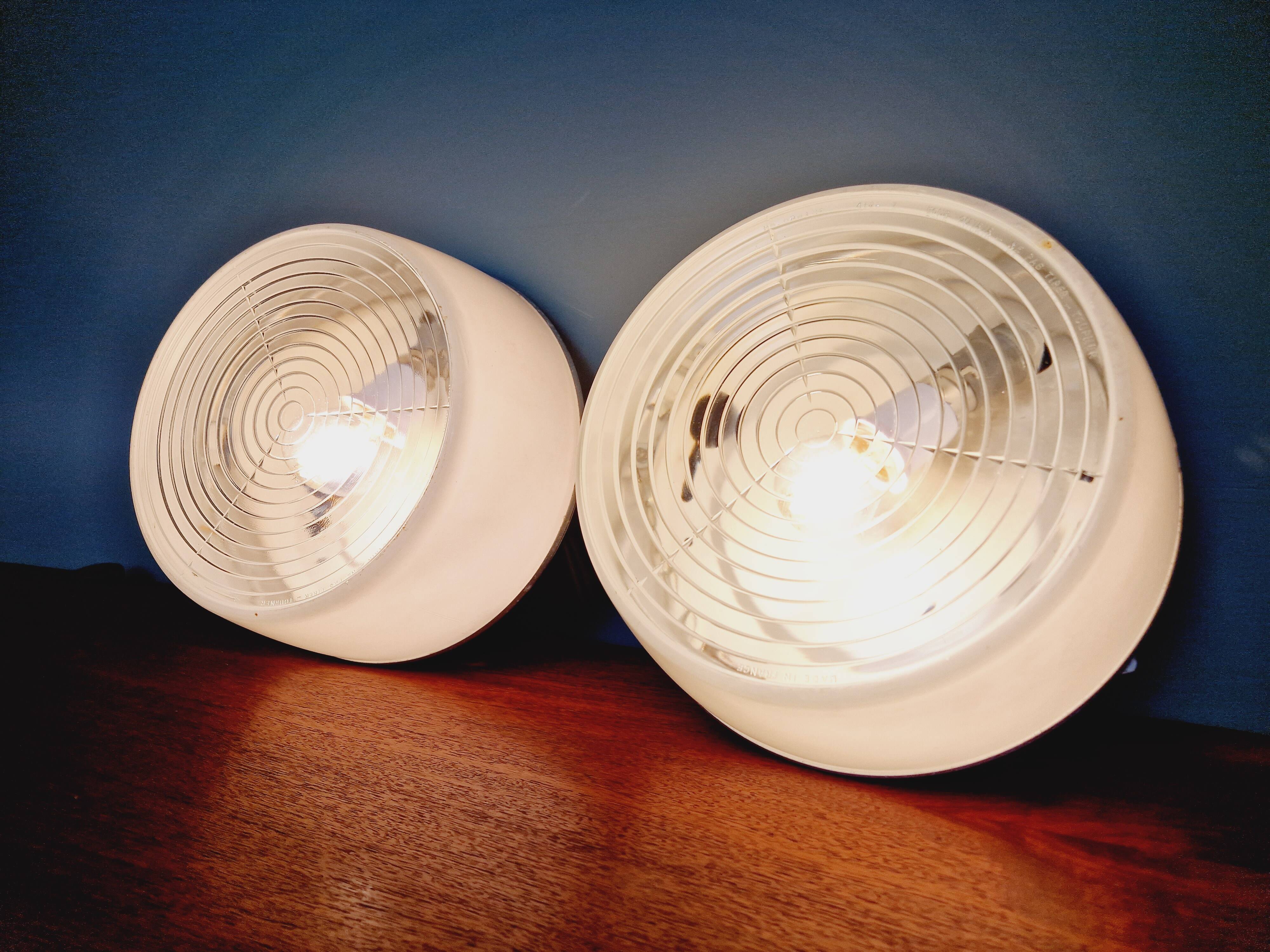 Plafonnier industriel Holophane en verre opaline blanc et transparent (7 disponibles)