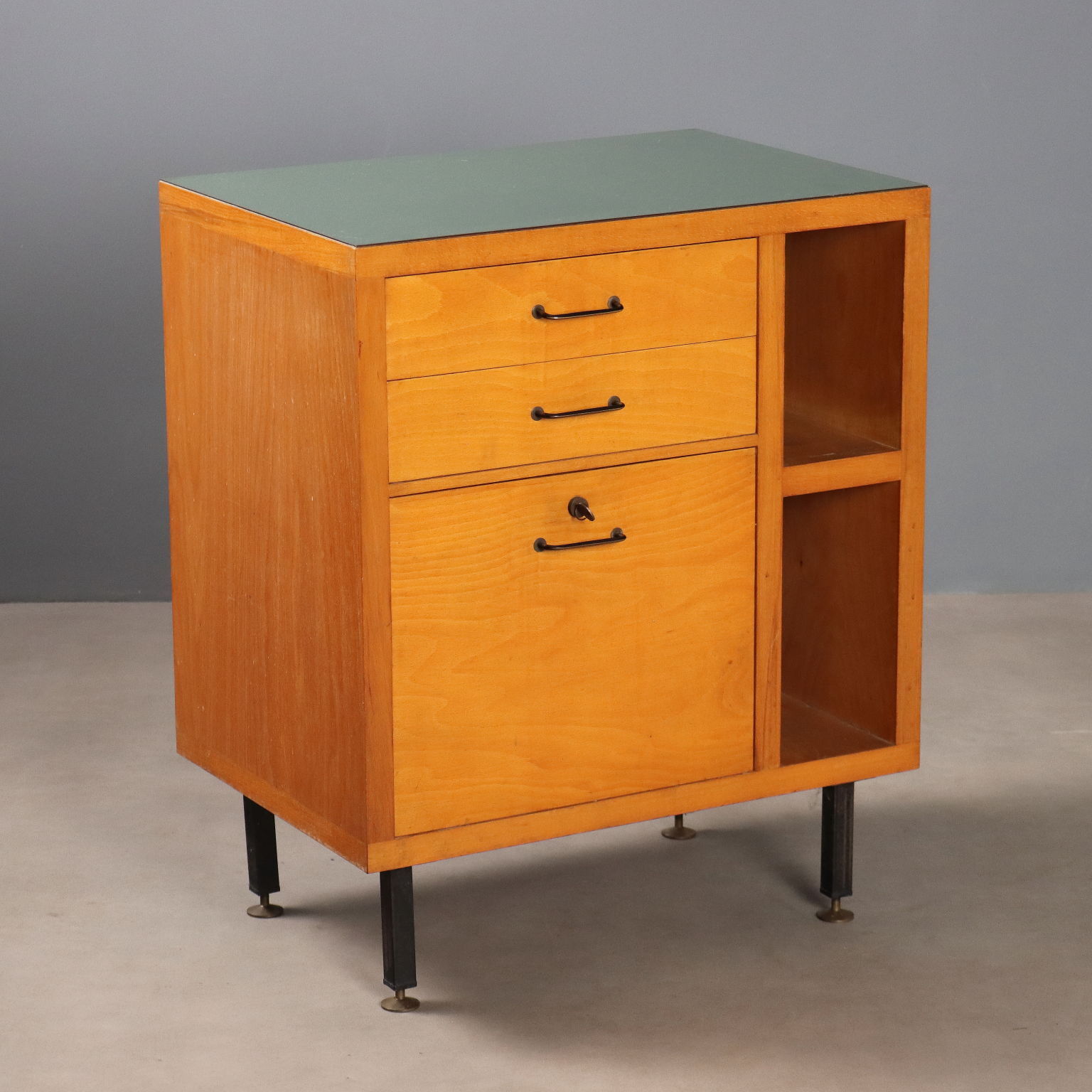 Small cabinet from the 1960s
