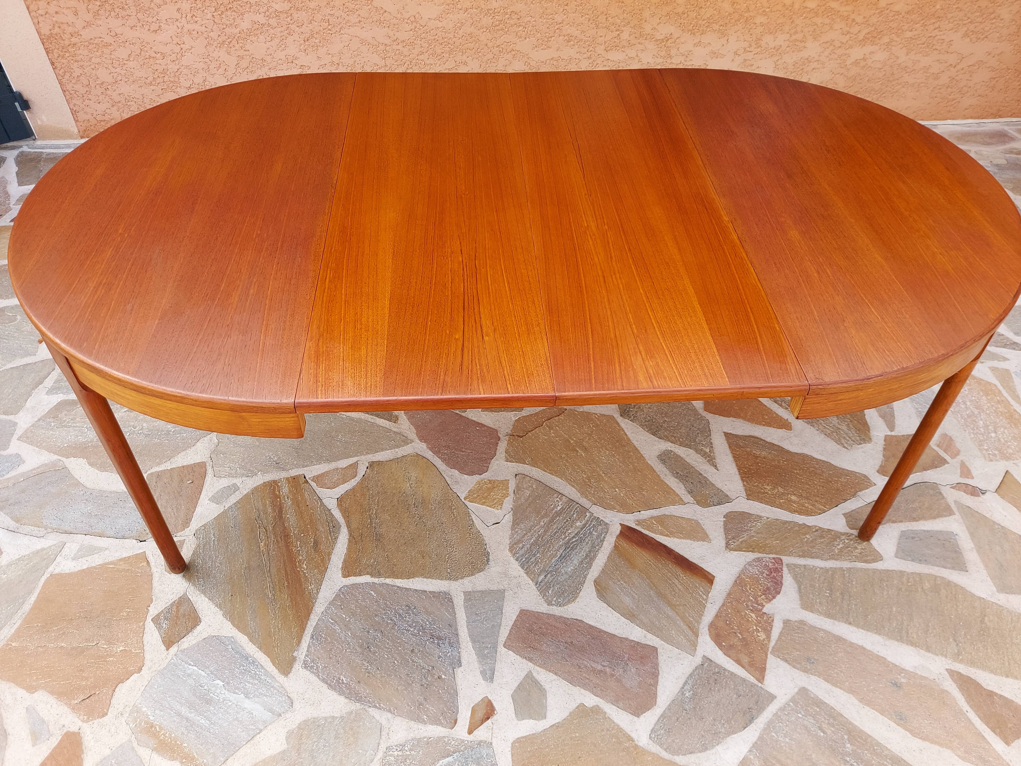 Extendable round table Teak by Tricoire & Vecchione for TV cabinet Paris 1960