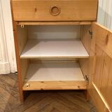 Bedside table / small chest of drawers in pine by Charlotte Perriand, Les Arcs