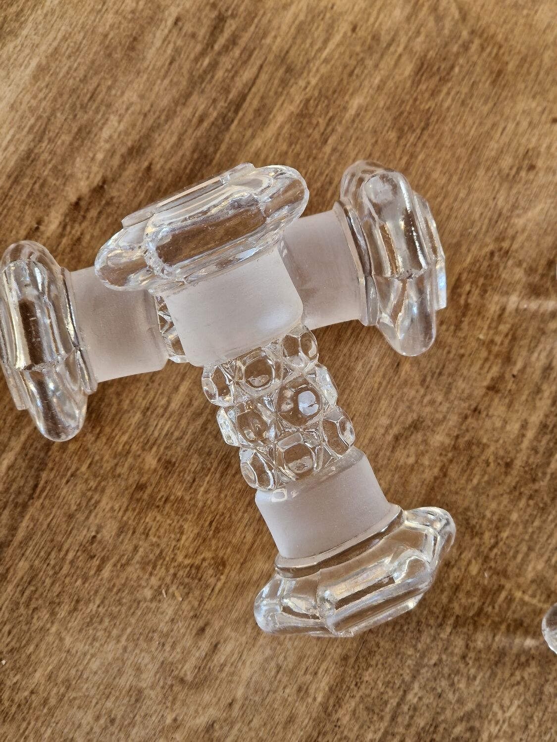 Crystal knife holder