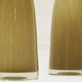 Paire de vases en verre en forme d'obus