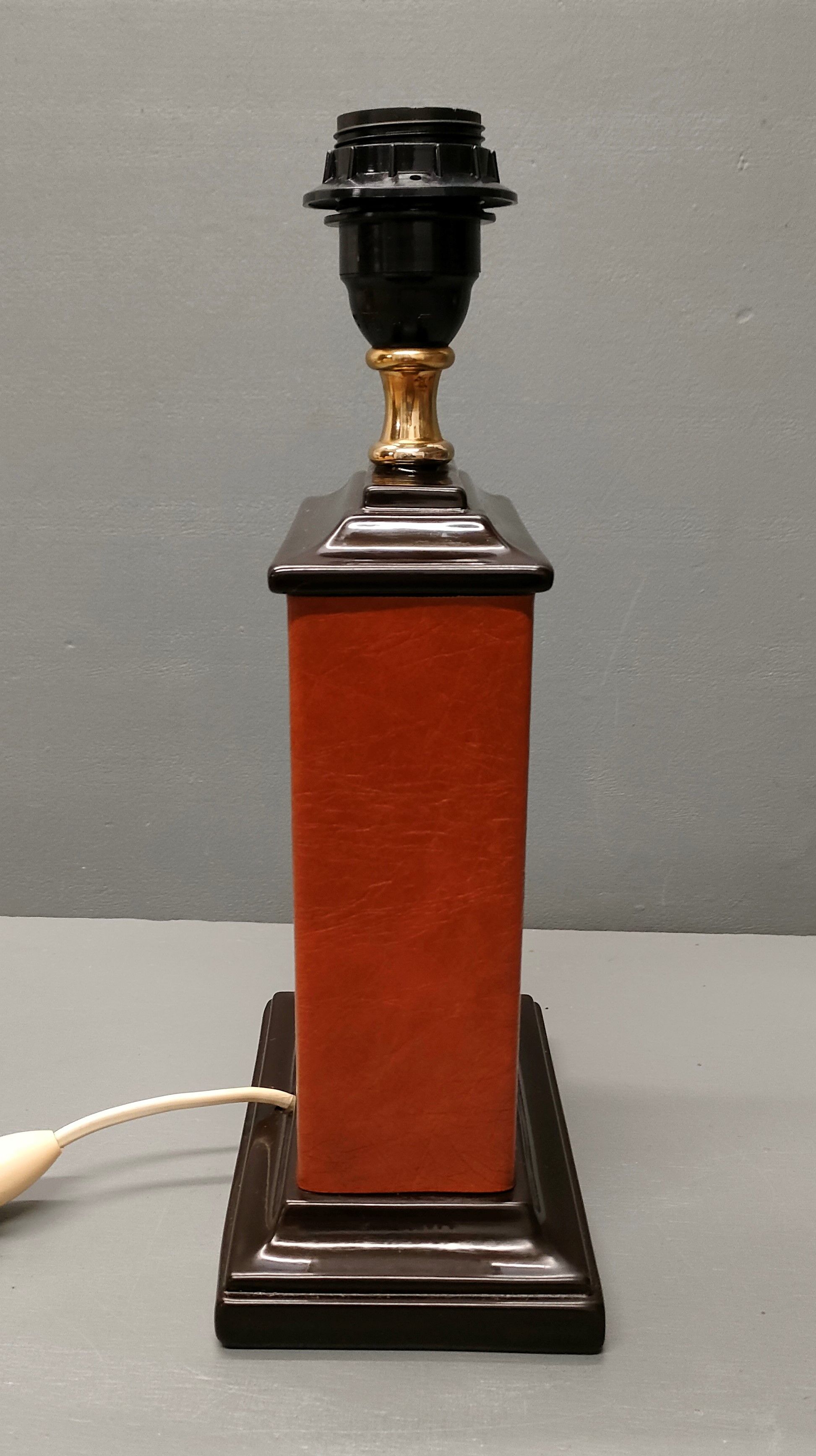 Lamp Le Dauphin black ceramic glazed, wicker canelé, imitation leather havana ~ 70's