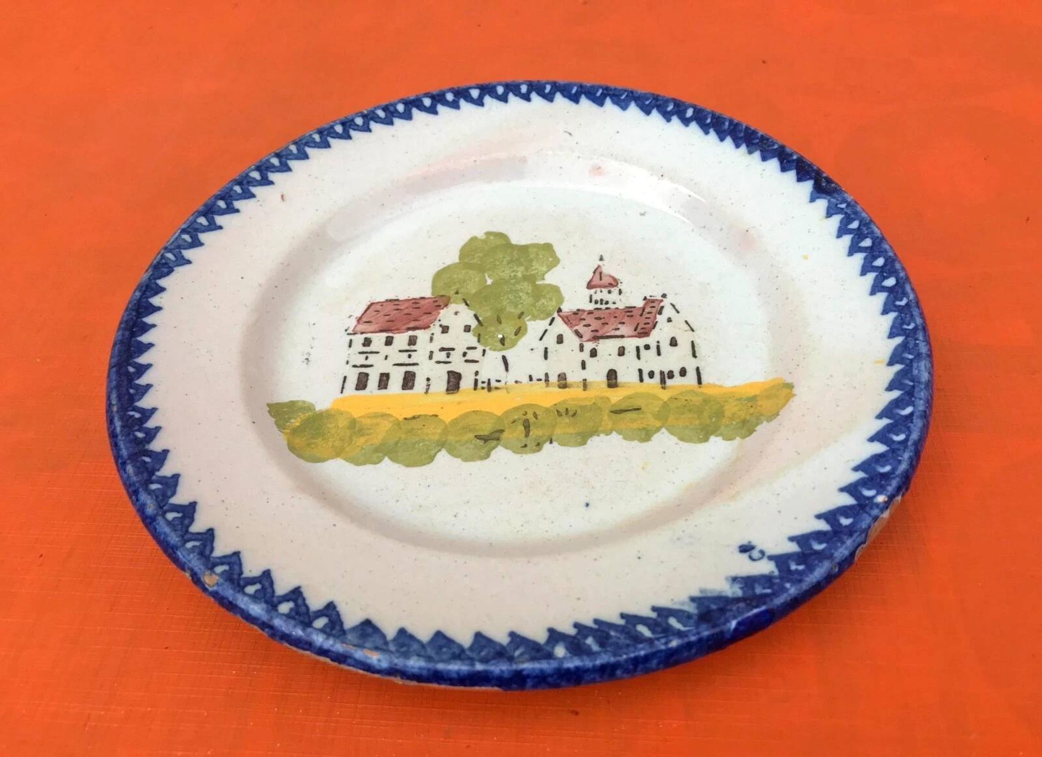Faïence de Charolles Ancienne assiette Décor traditionnel