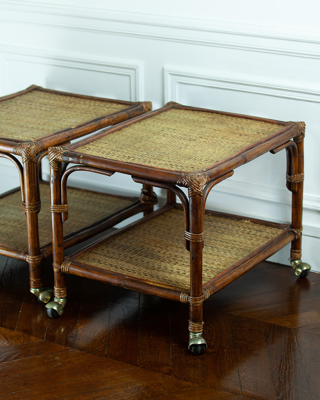 Paires de tables basses en rotin et osier