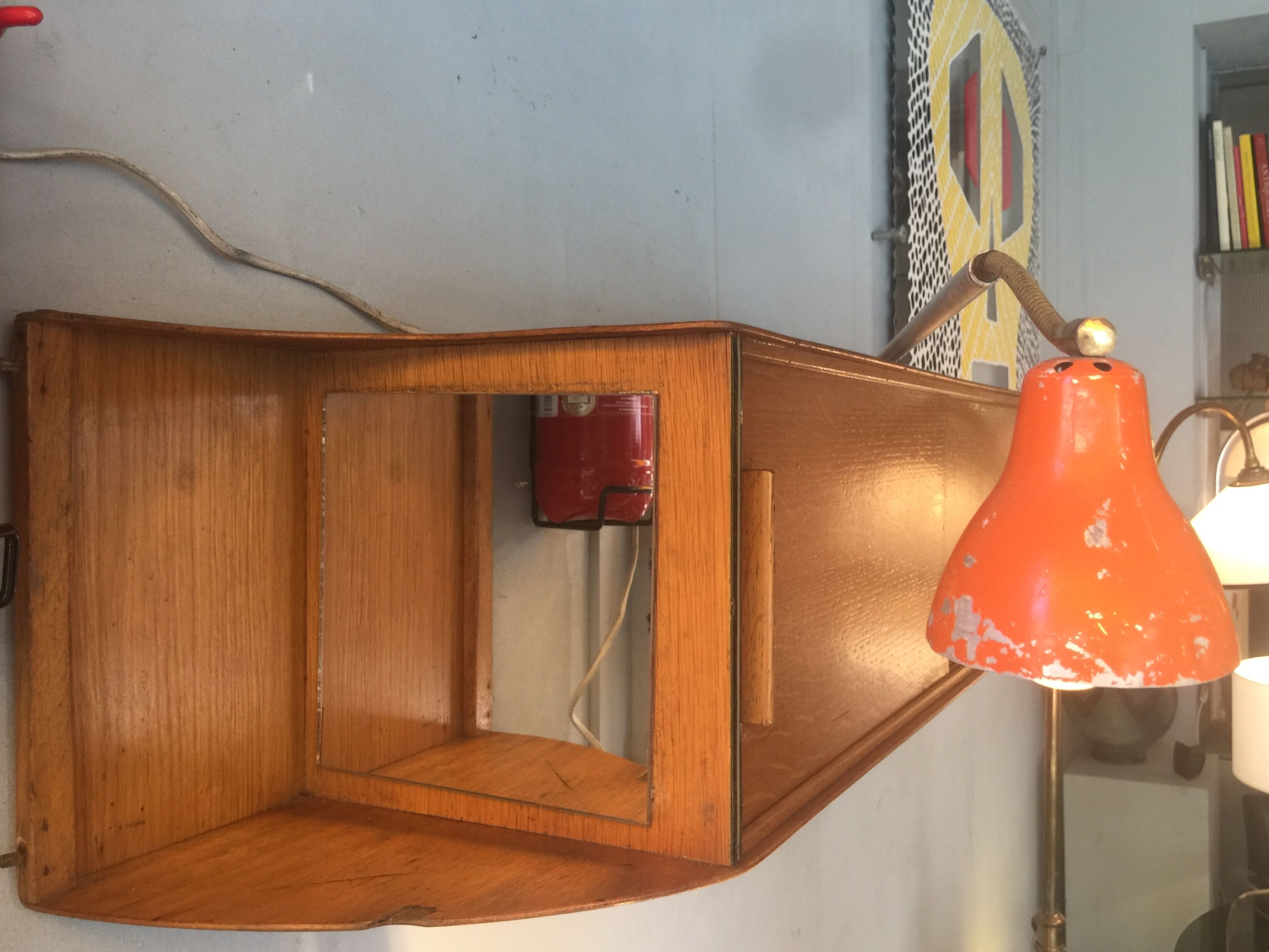 Sliding hanging shelf with lamp 50
