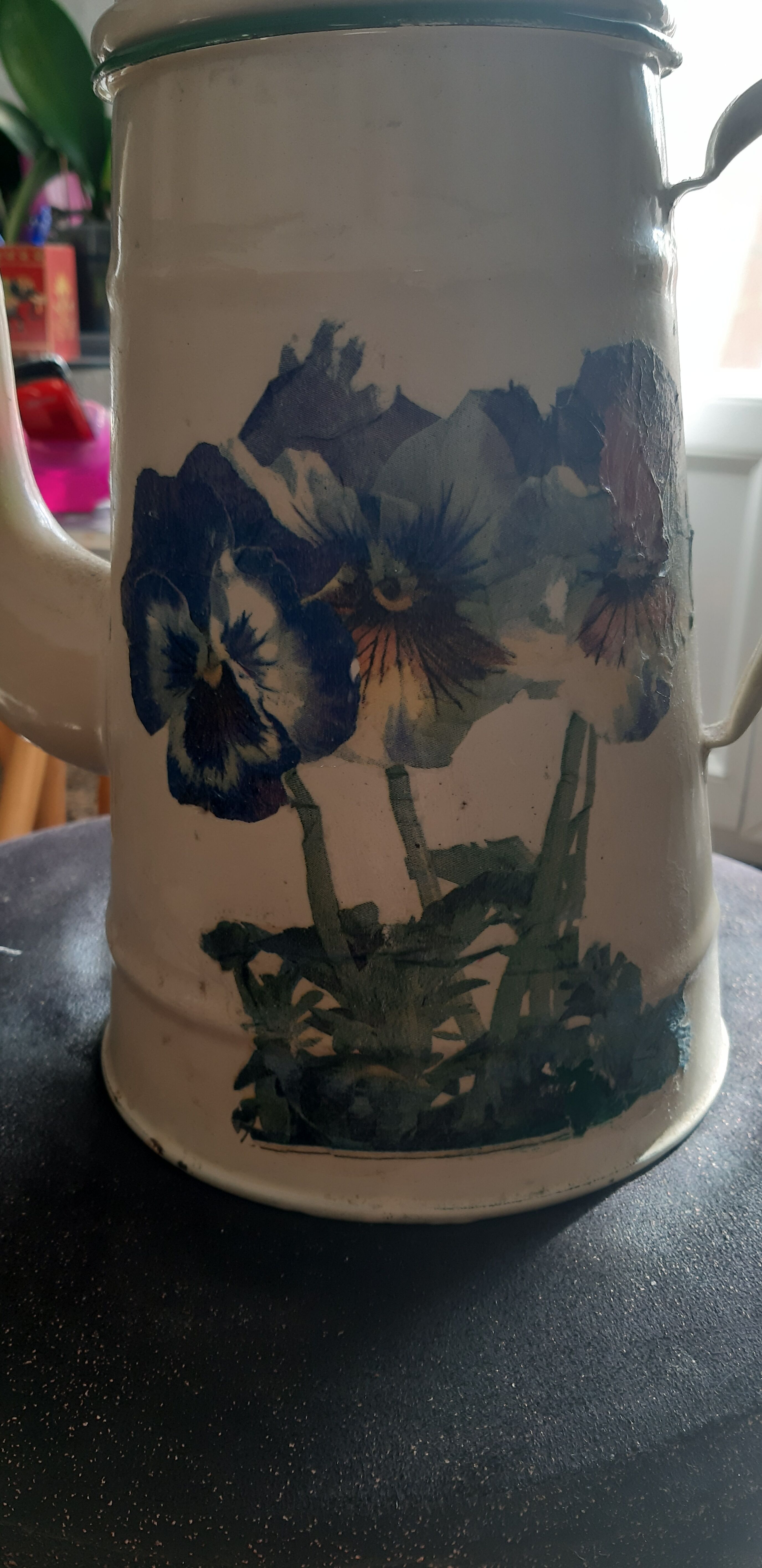 Enamelled sheet metal coffee maker