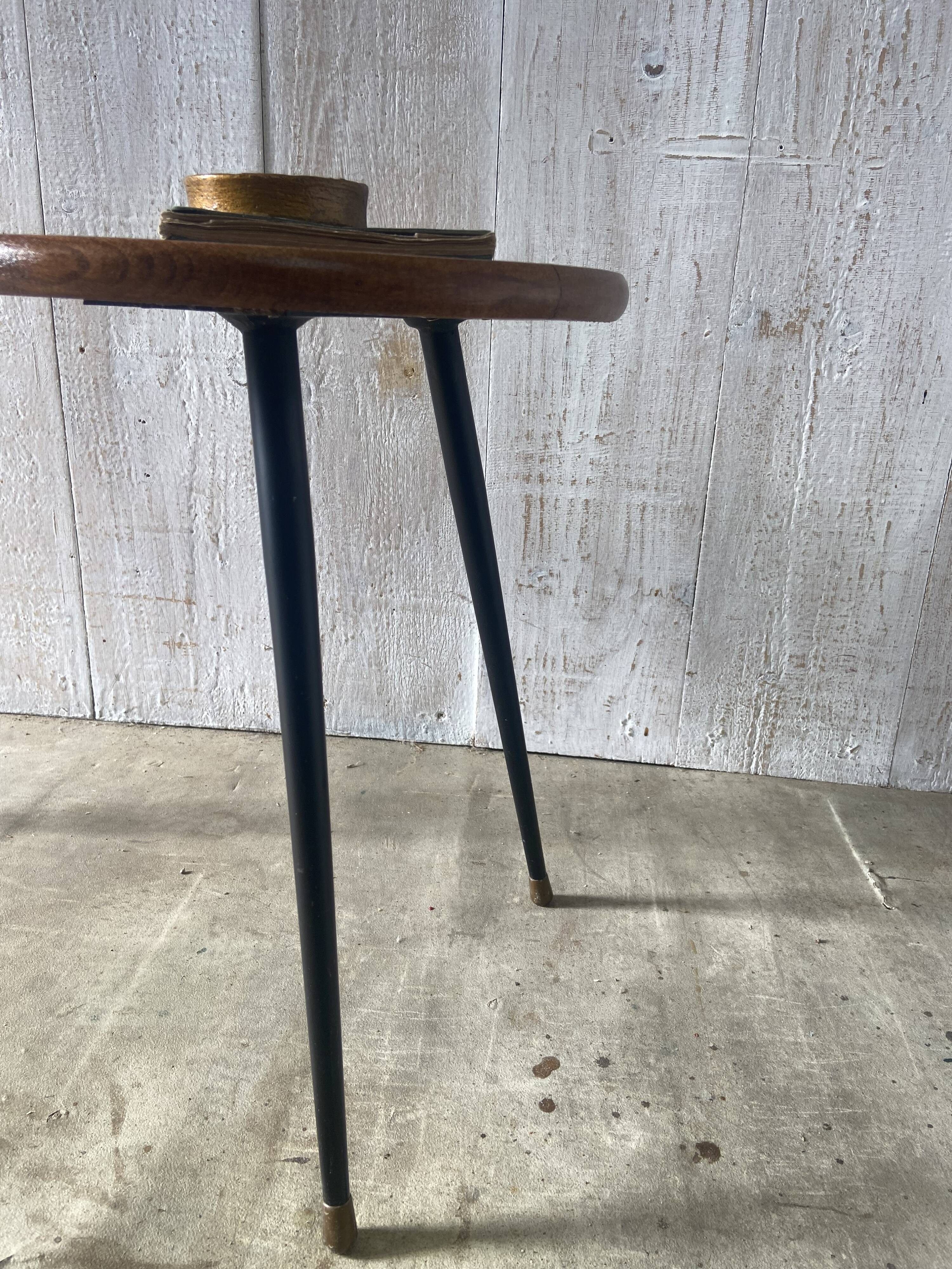 Tripod coffee table
