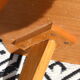 Table d'appoint de style scandinave à pieds en fuseaux