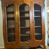 Wire mesh cabinet