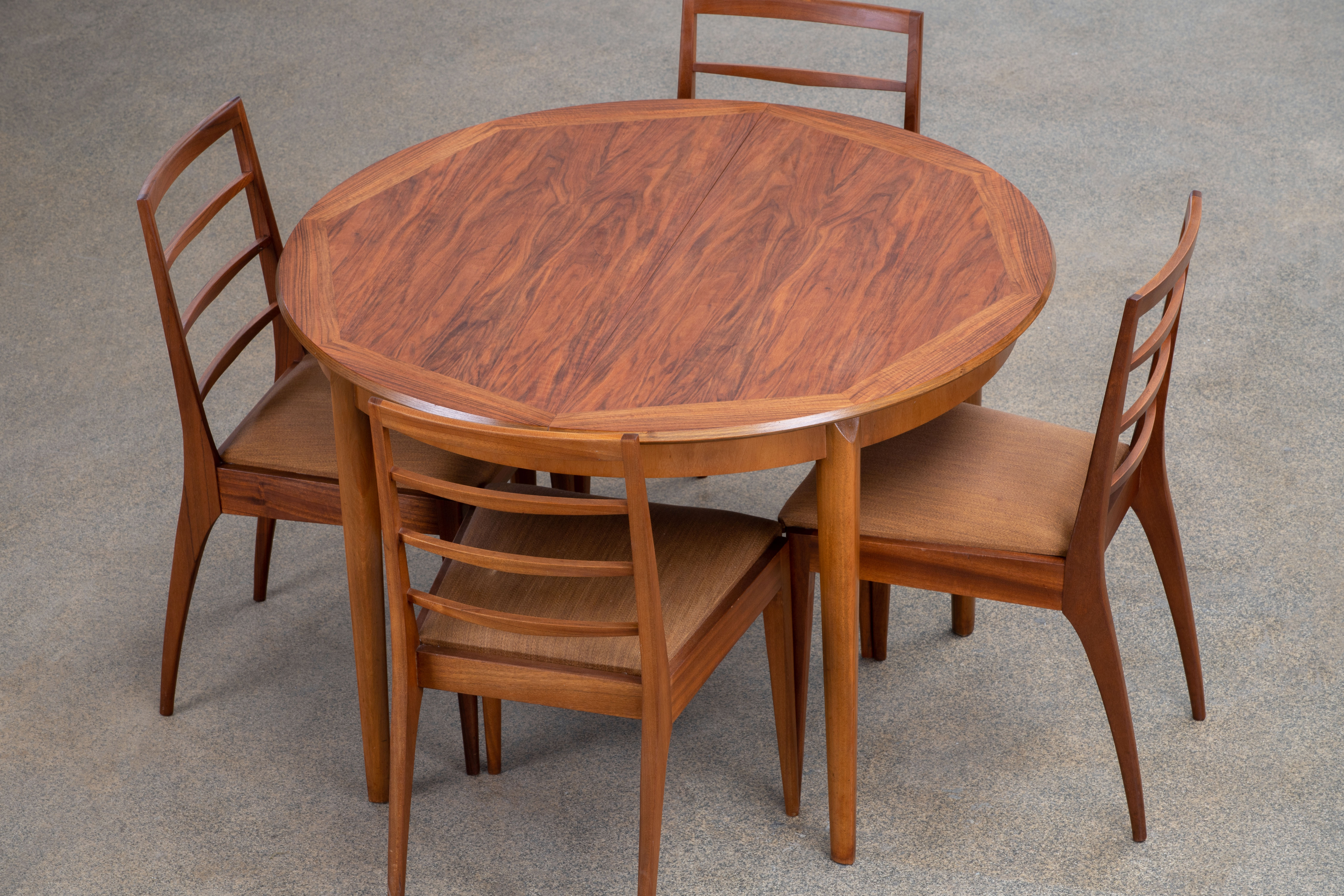 Scandinavian table 110 cm