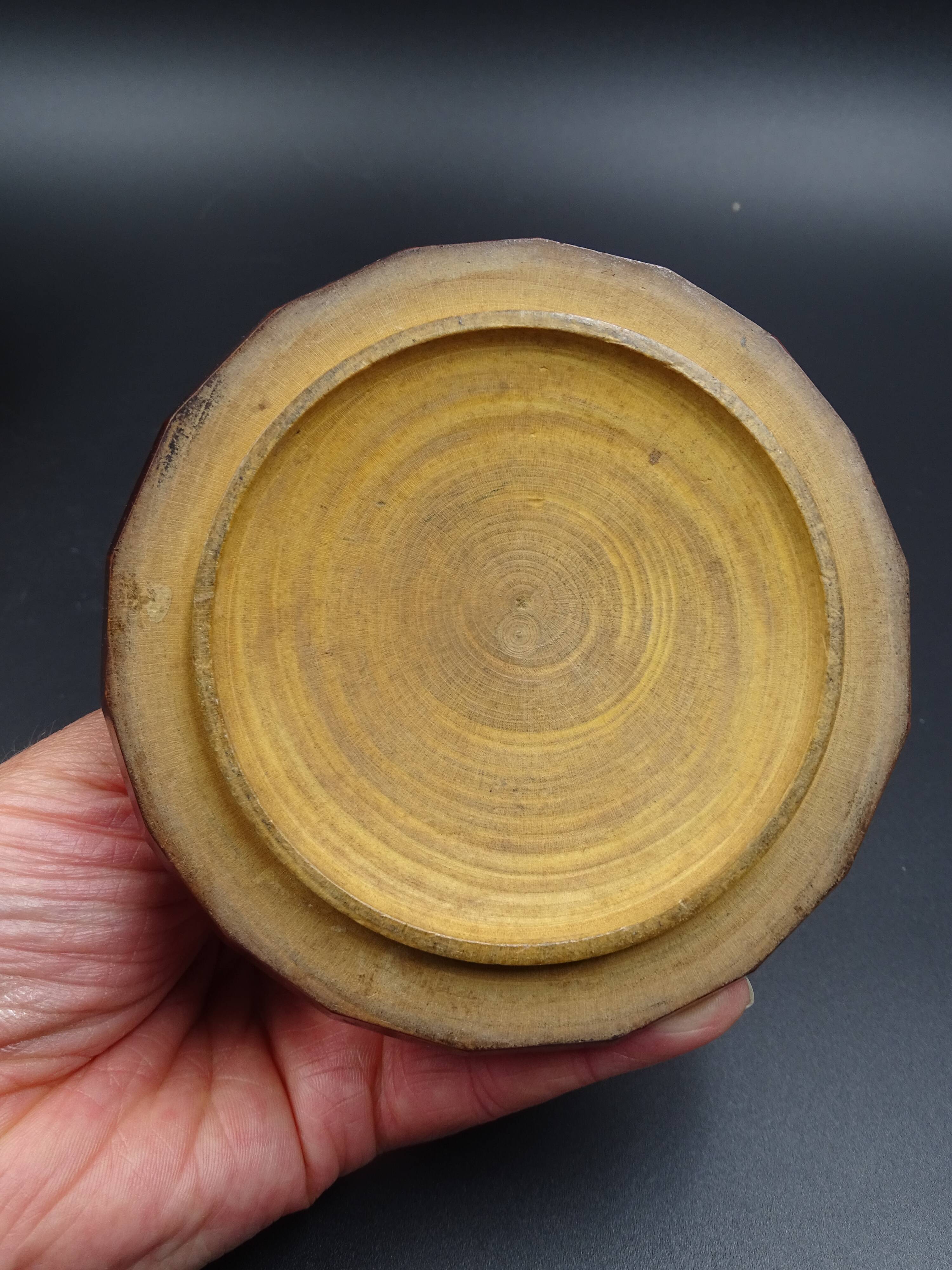 Wooden box- Decoration of cut sides - circa 1950