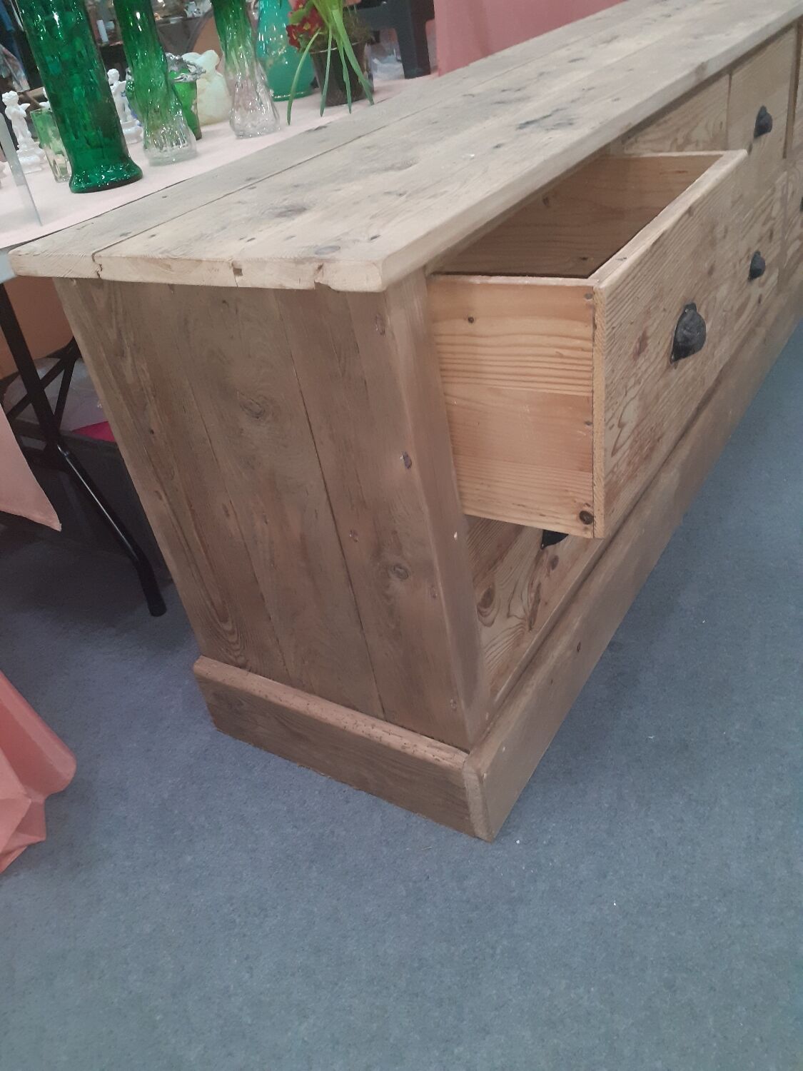 Trade furniture 8 drawers fir