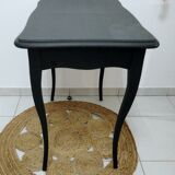 Table d'appoint à pieds galbés