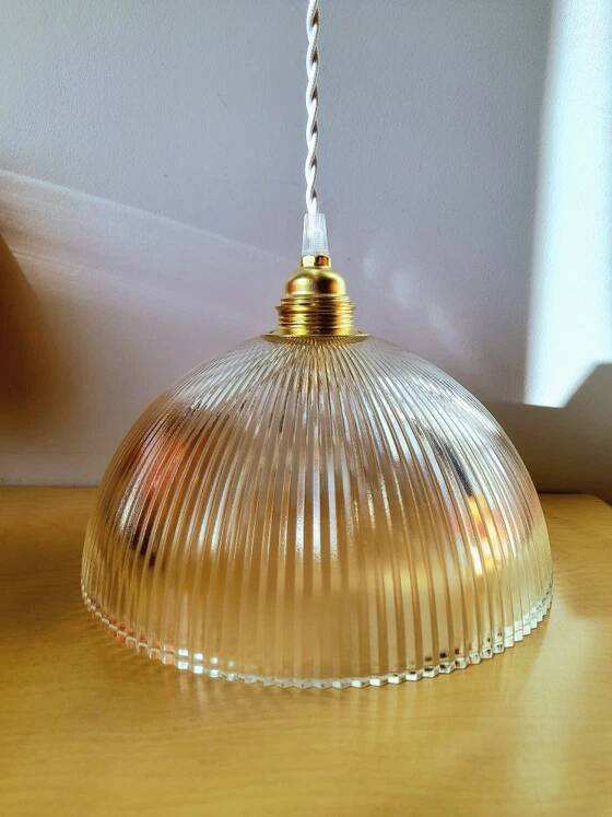 Paire de suspensions en verre holophane, 1950