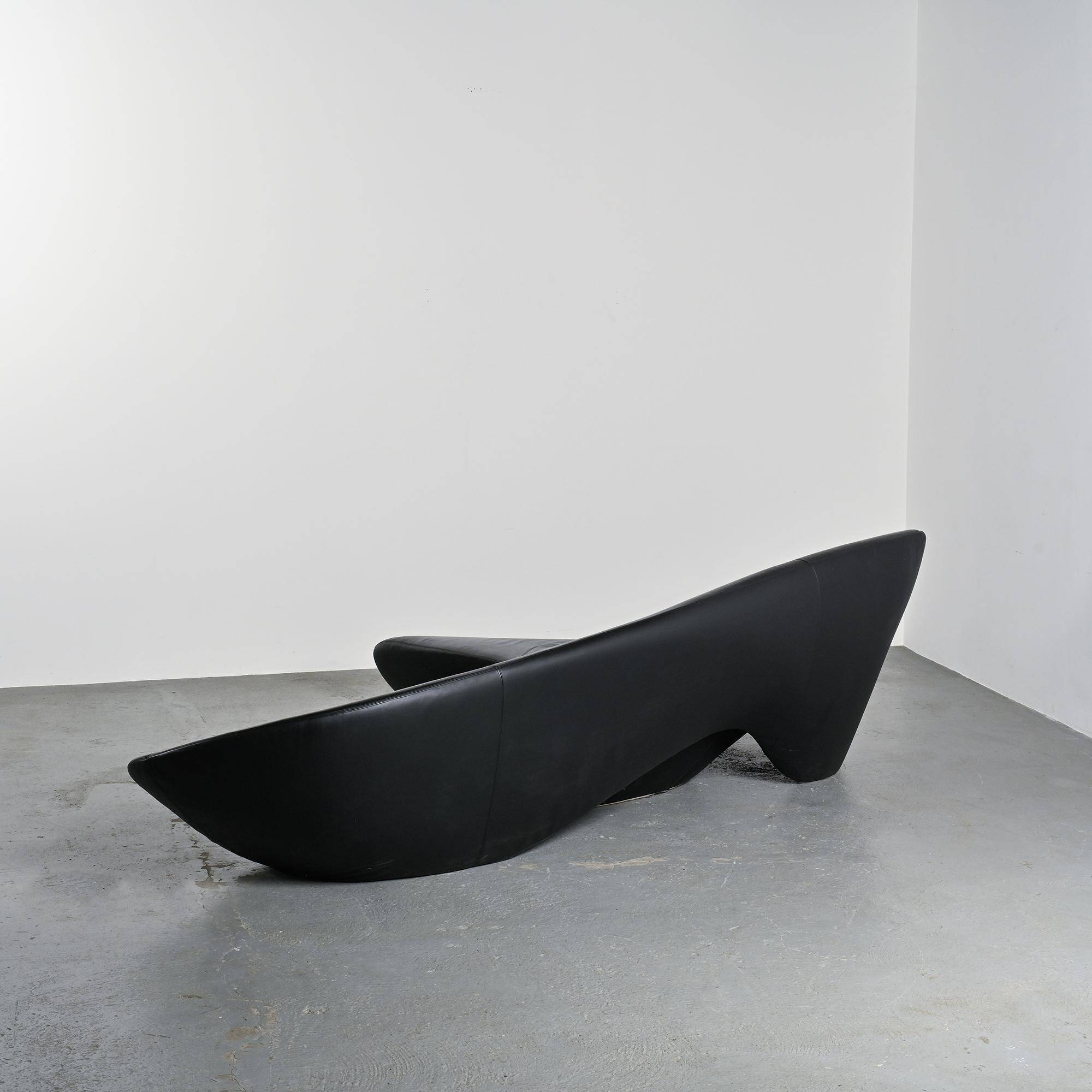 "Moon System" canapé in black leather, Zaha Hadid for B&B Italia, 2007