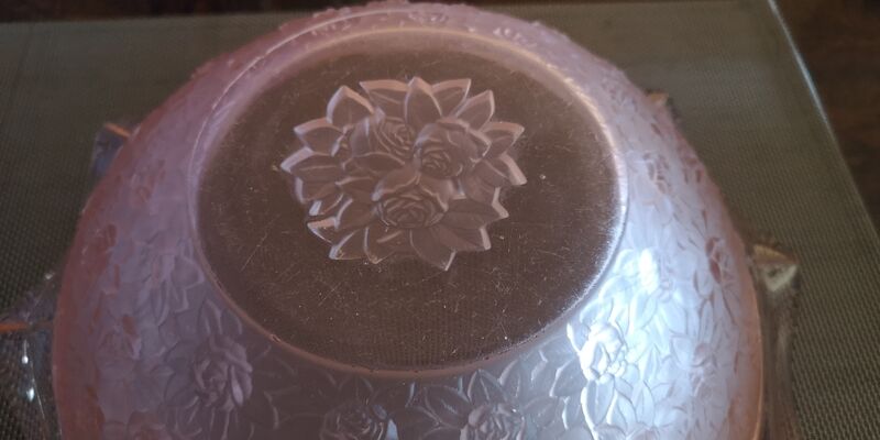 Art Deco pink glass fruit cup - Floral and pink motif - 1930s