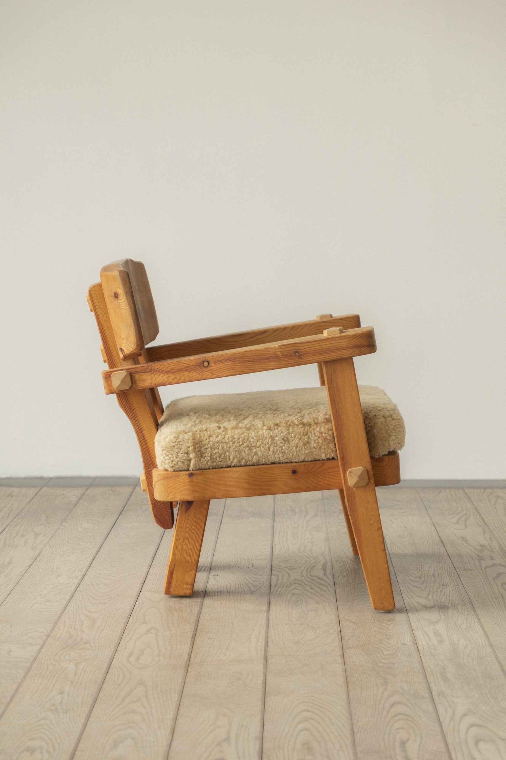 Stig Sandqvist, solid pine, lounge chair (pair)