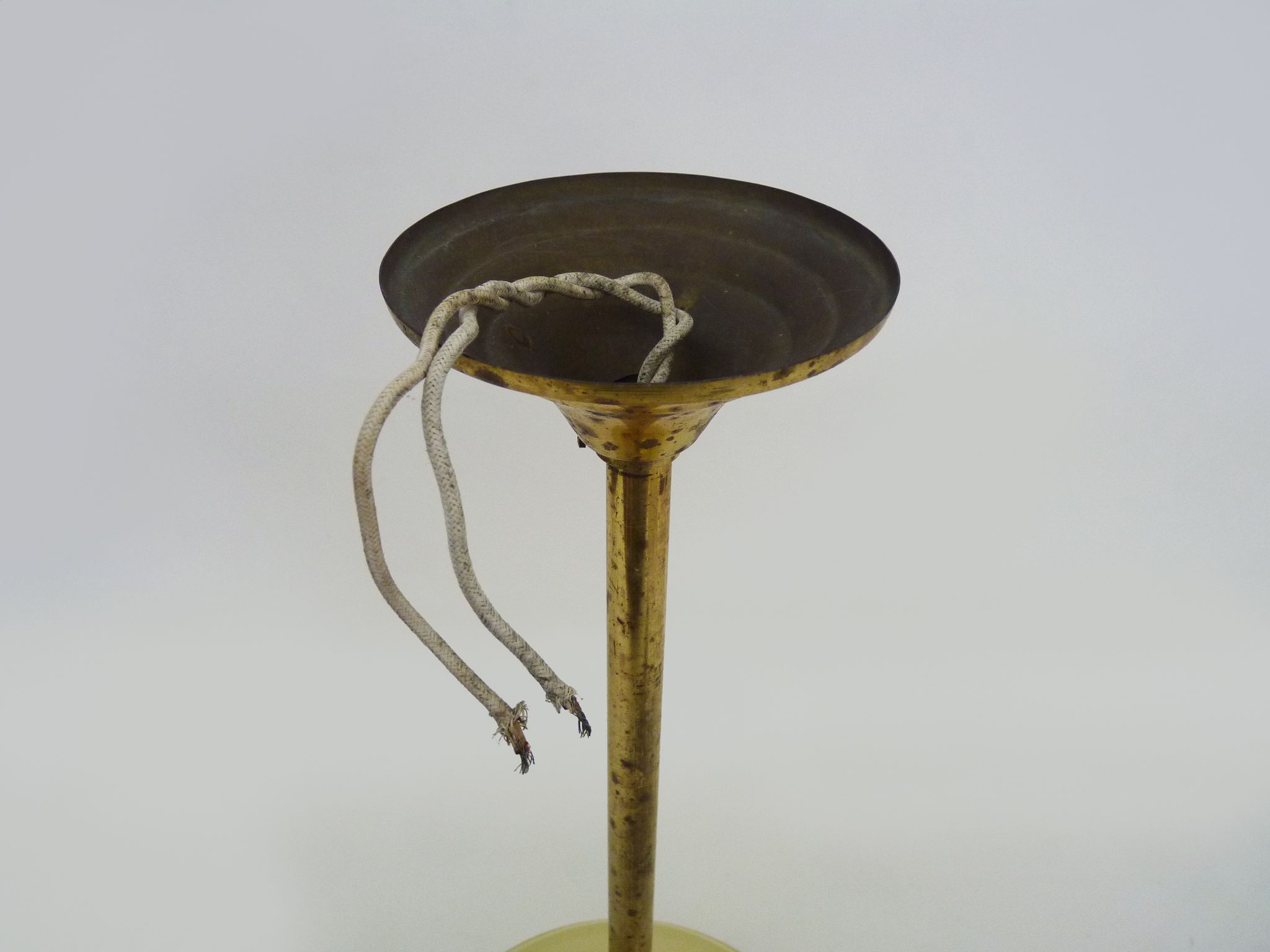 Suspension globe yellow granite, bordered gold lampshade old art deco. Year 50