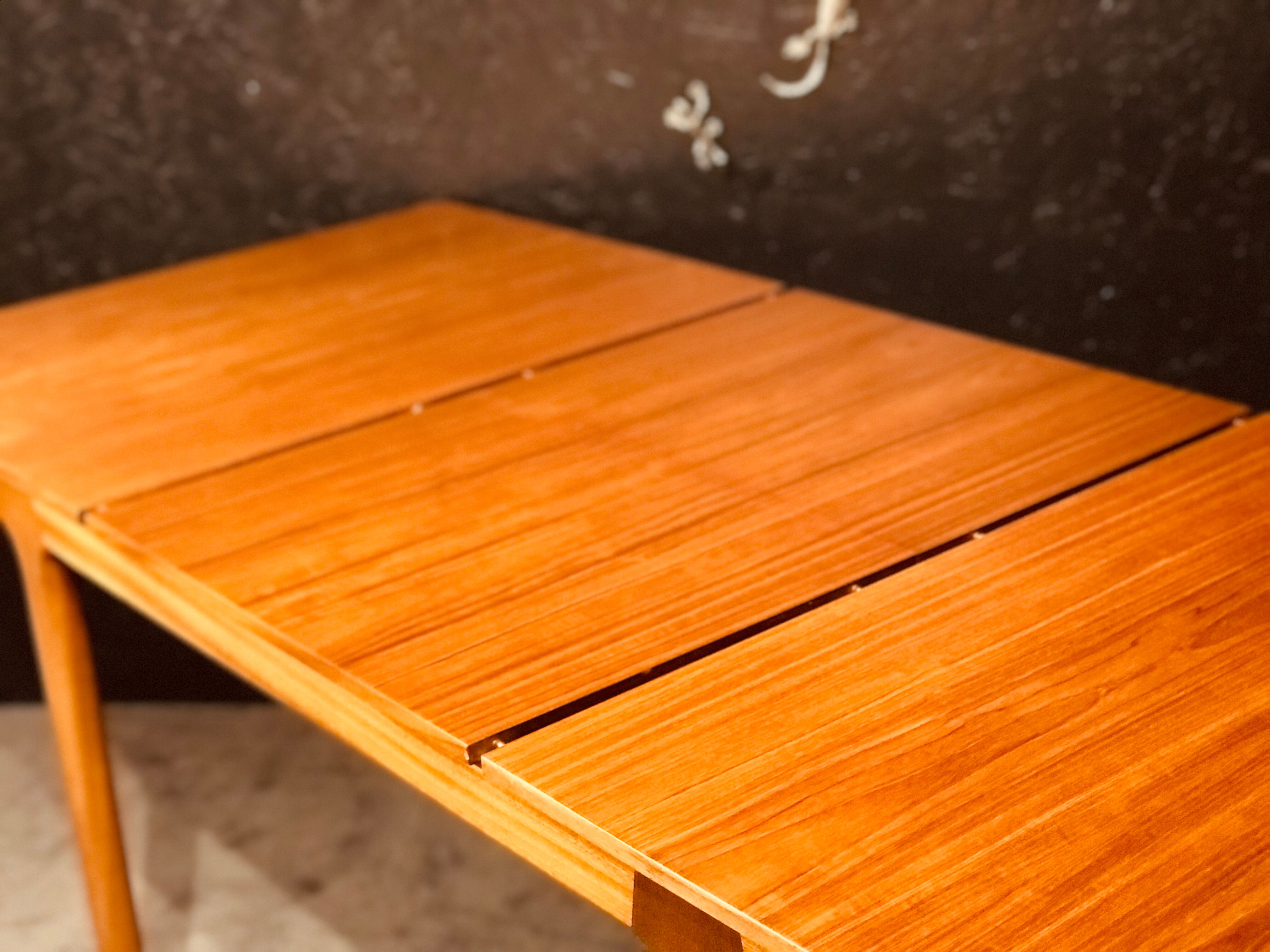 McIntosh extending table designed by Tom Robertson