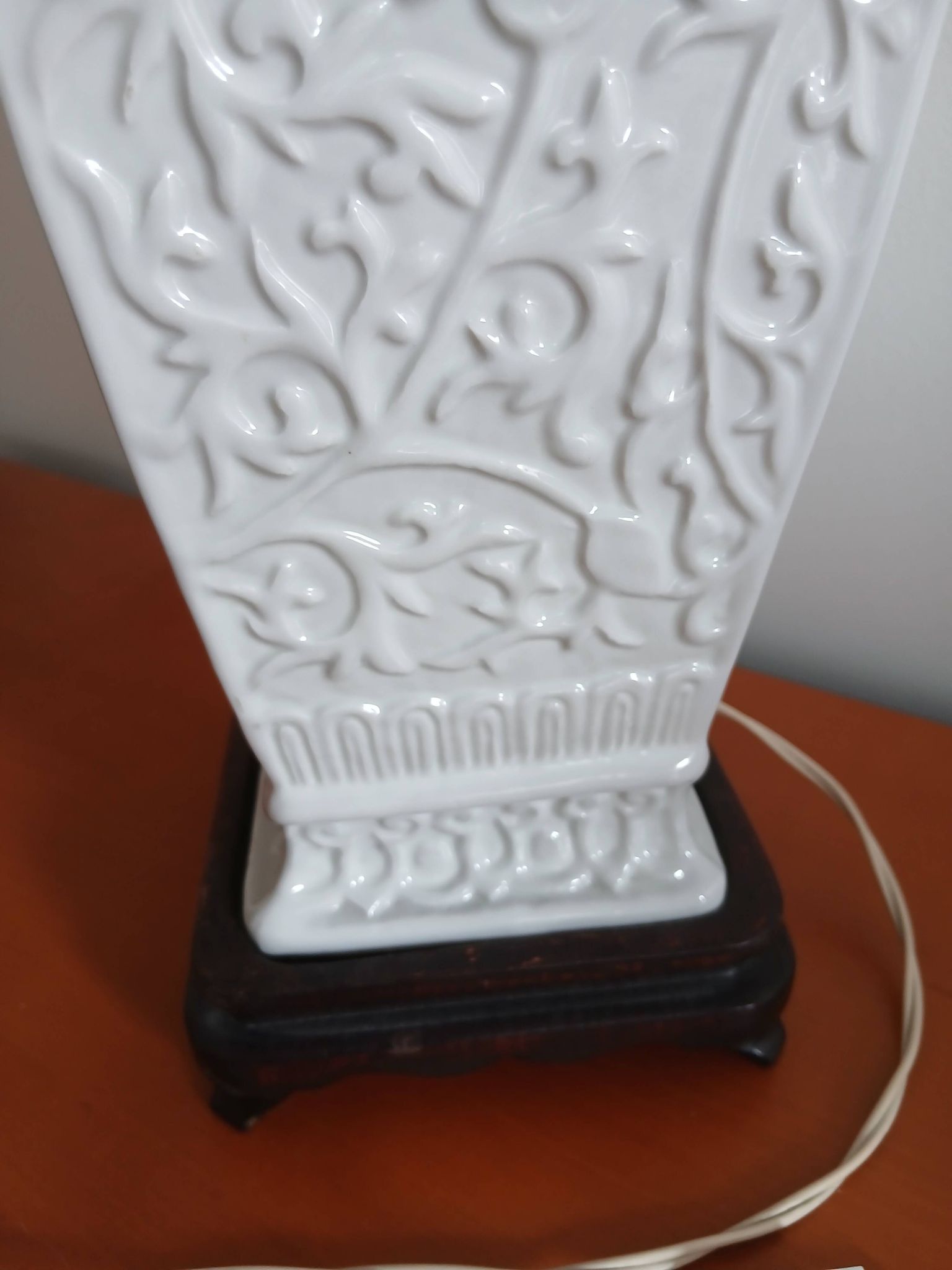 Art Deco lamp base in ceramic from around 1930 – relief floral decoration.