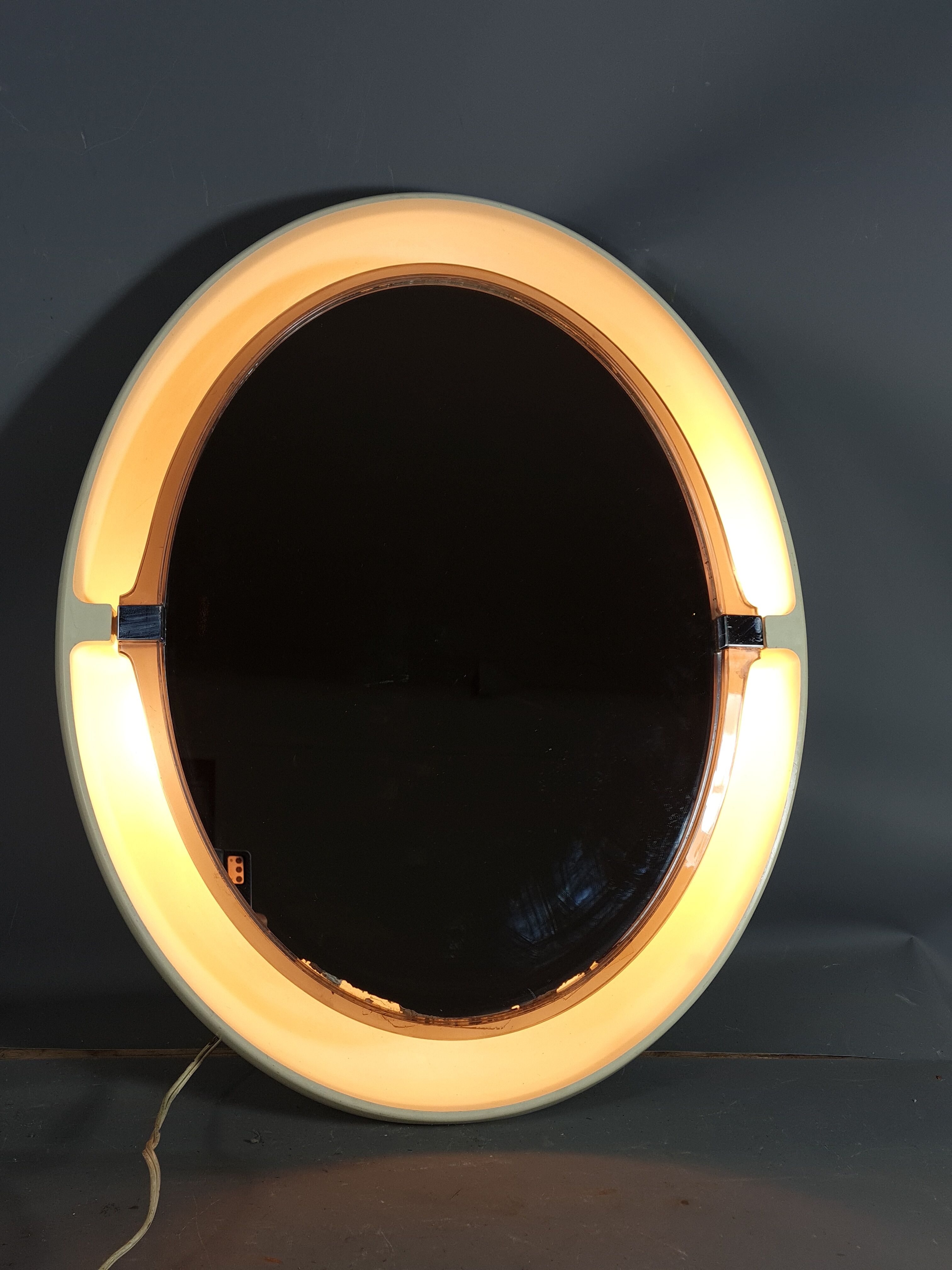 Oval mirror backlit vintage 70, 68x55 cm