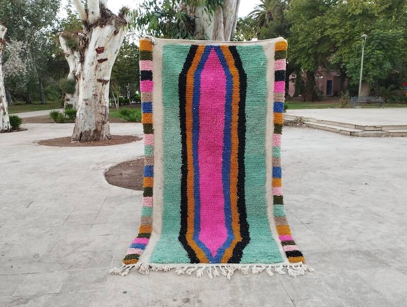 Handmade Berber rug in pure wool, size 240 x 160 cm