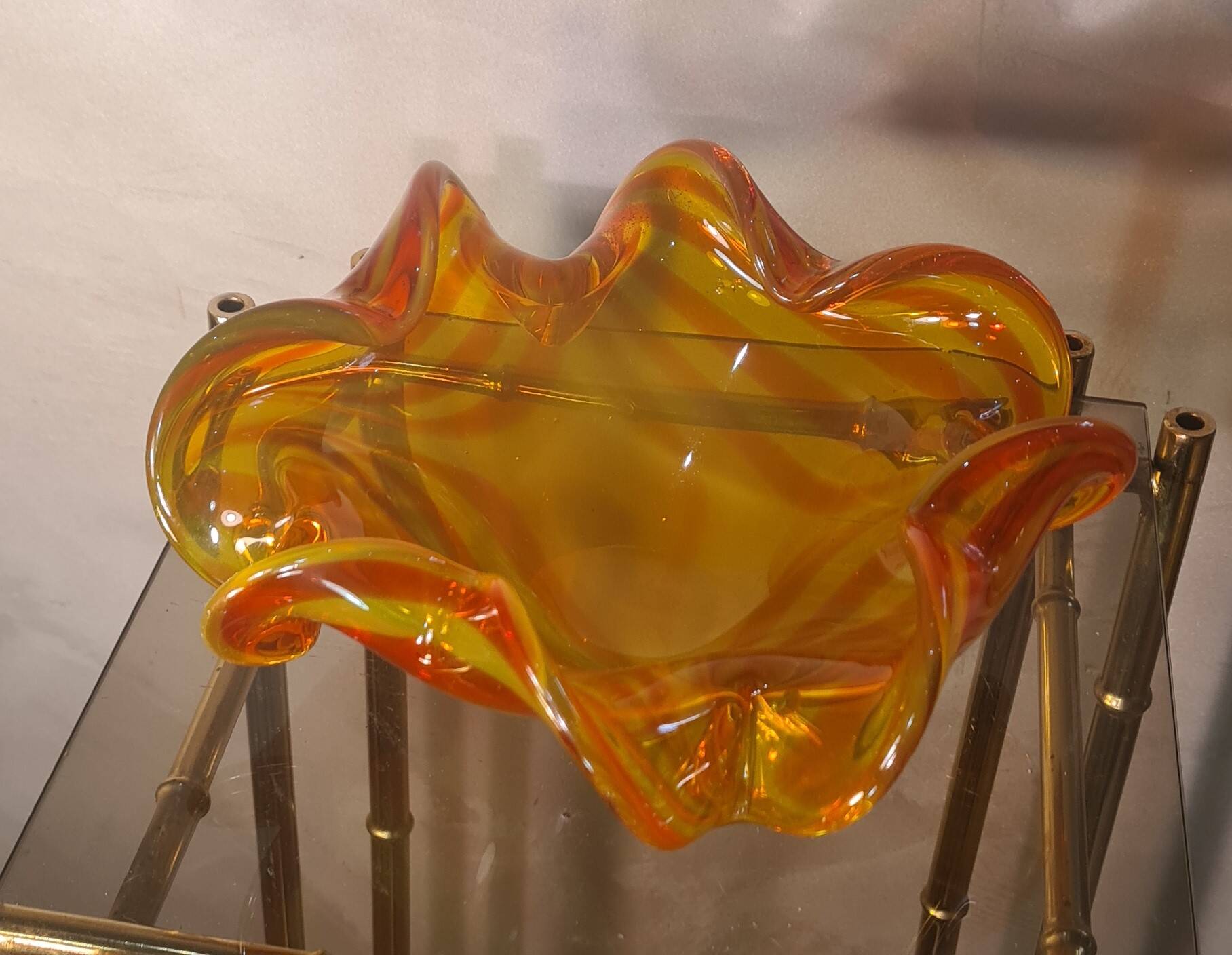 empty pocket, thick glass ashtray, yellow and red, 20x20xh 9cm, Murano Venice 1970,,