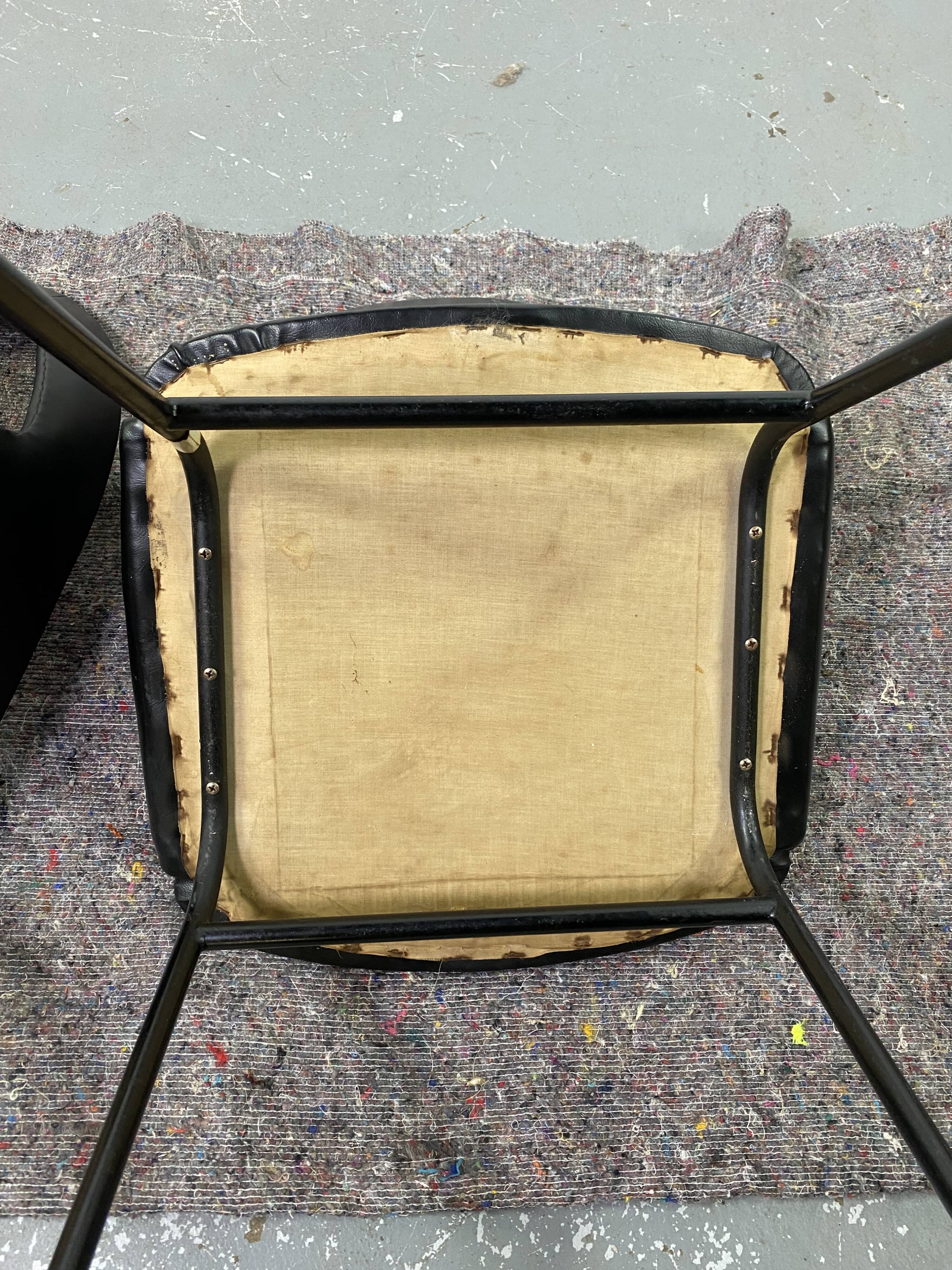 Paire de fauteuils Louis Paolozzi noir