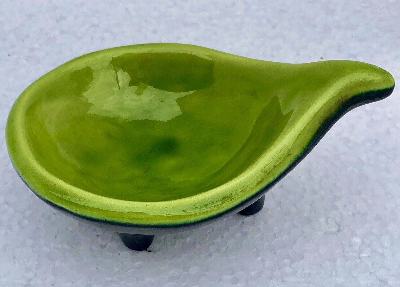 Empty ceramic pocket free form