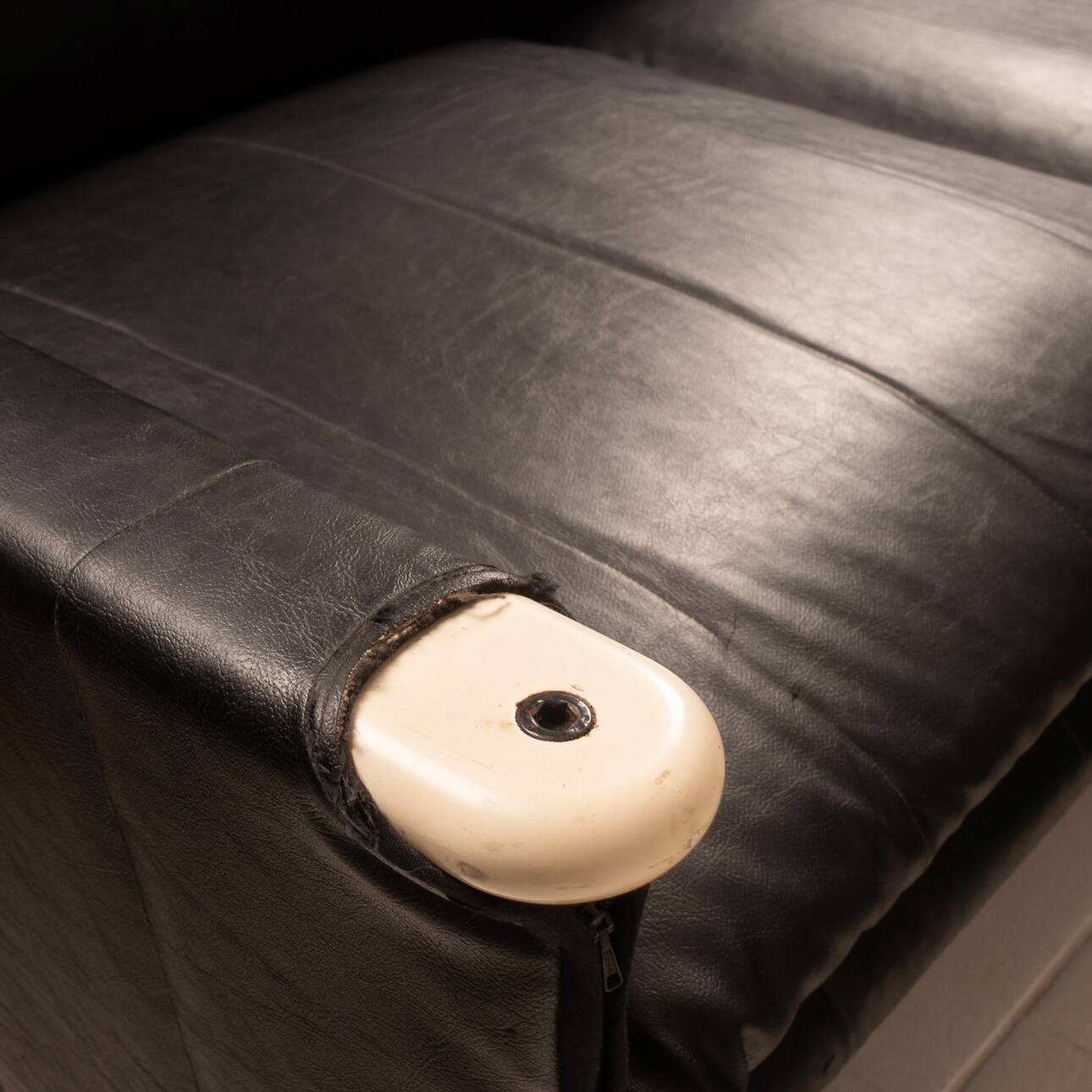 Divano "Minni" di A. Mazzoni D. Stelle e G. Gualtierotti per Giovannetti