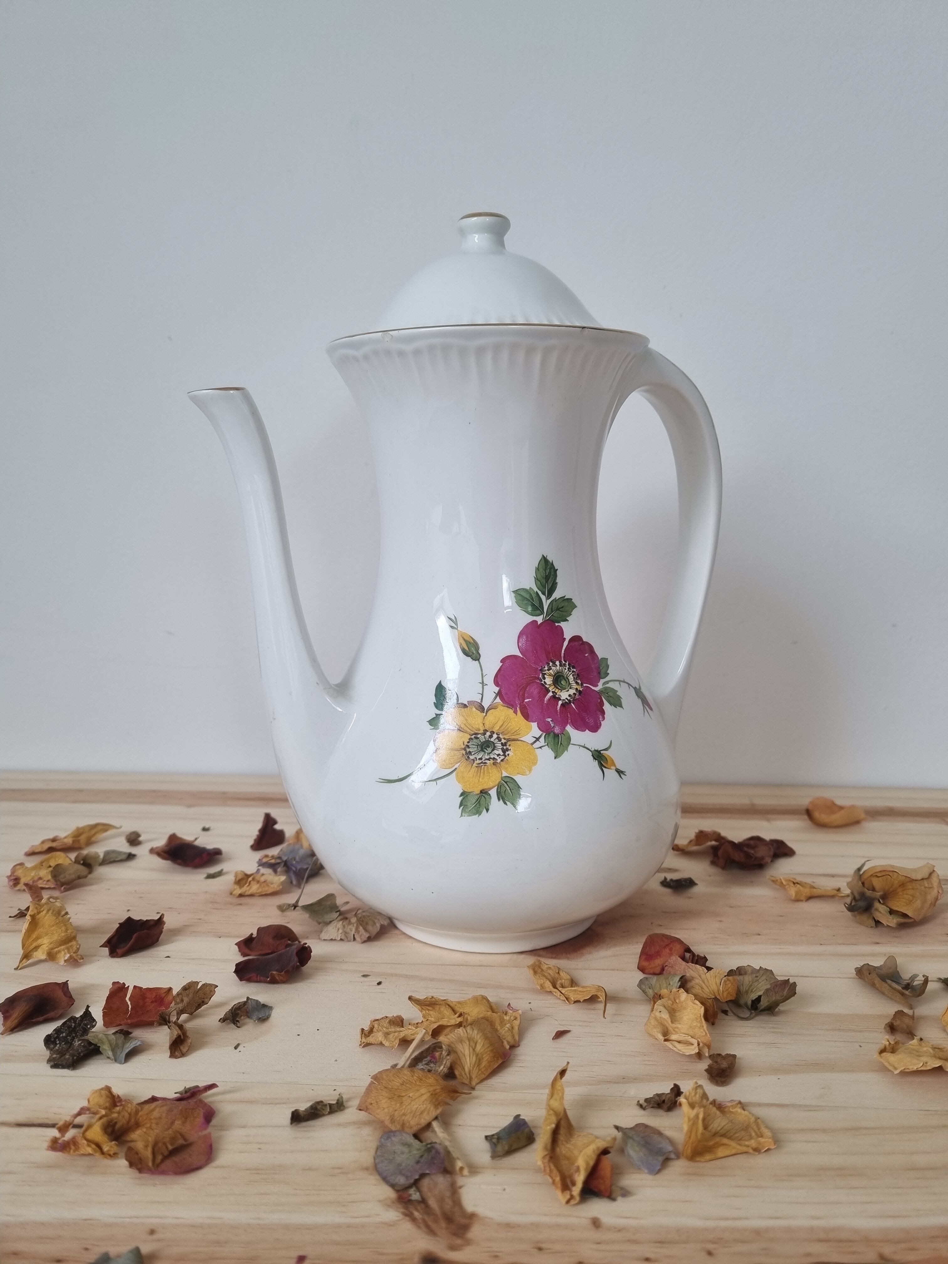 Vintage porcelain teapot Digoin Sarreguemines