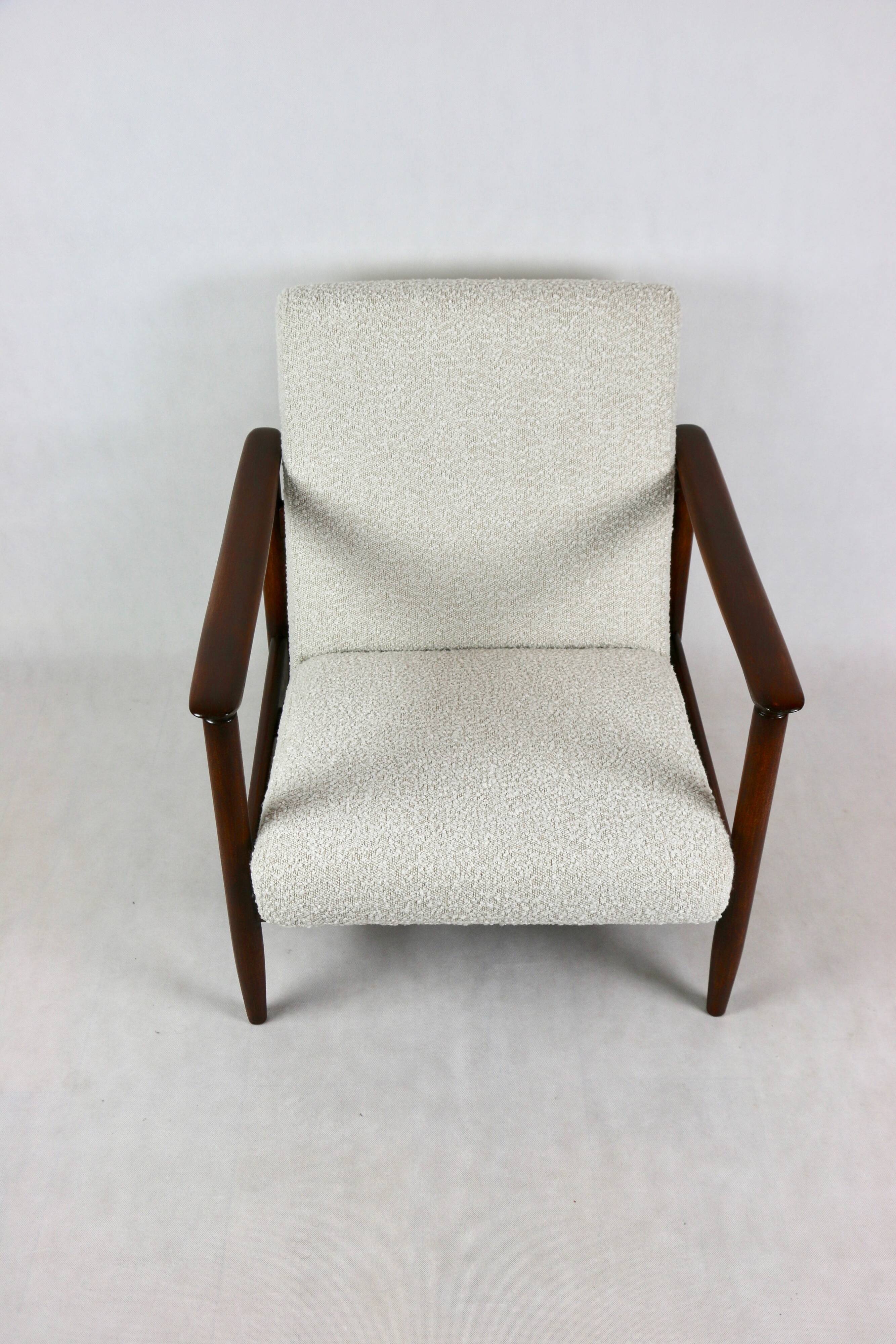 Fauteuil Boucle GFM-142 en ivoire blanc attribué à Edmund Homa, années 1970