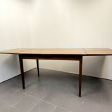 Table extendable to 230 cm