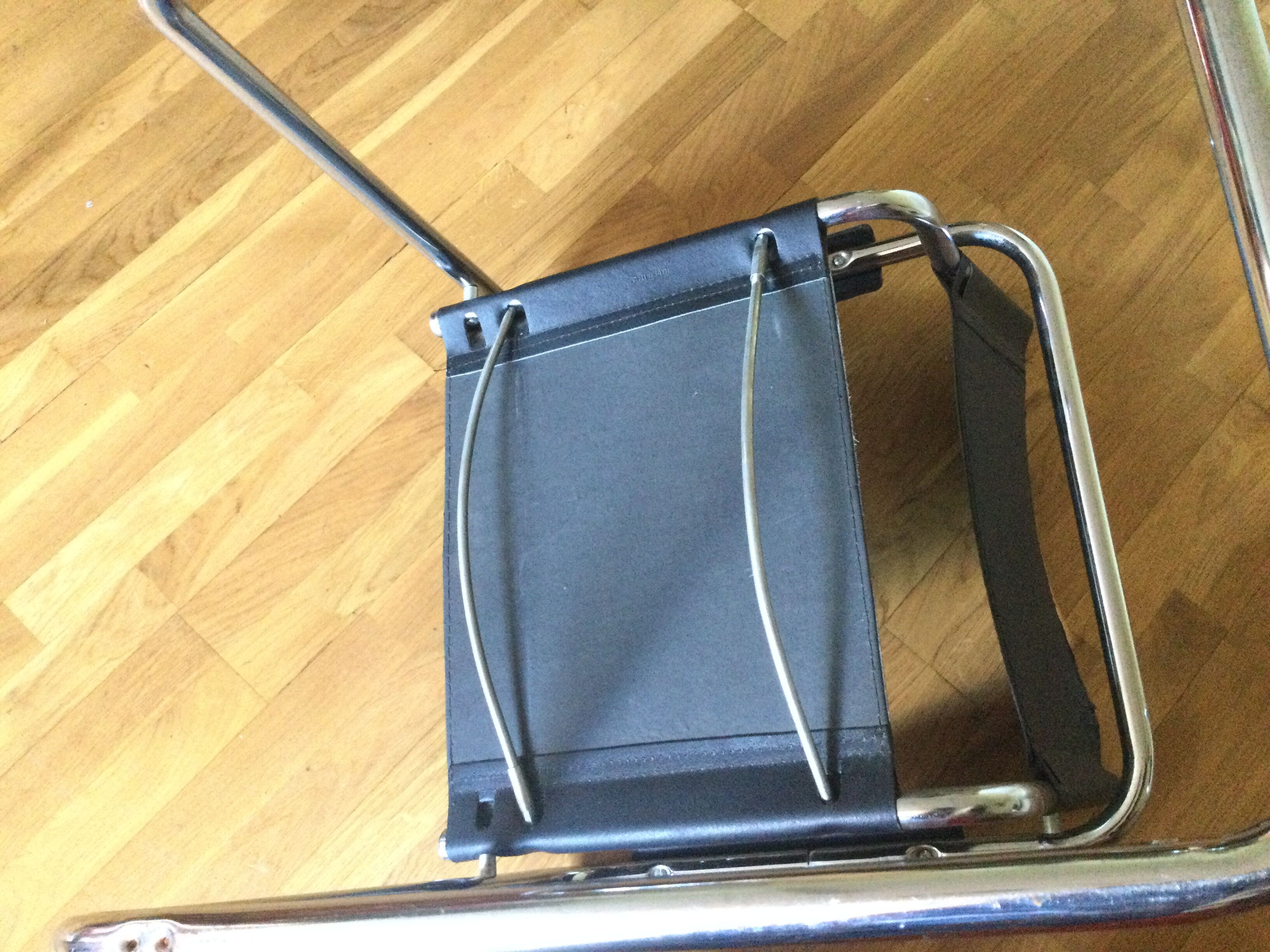 MG5 armchair by Matteo Grassi