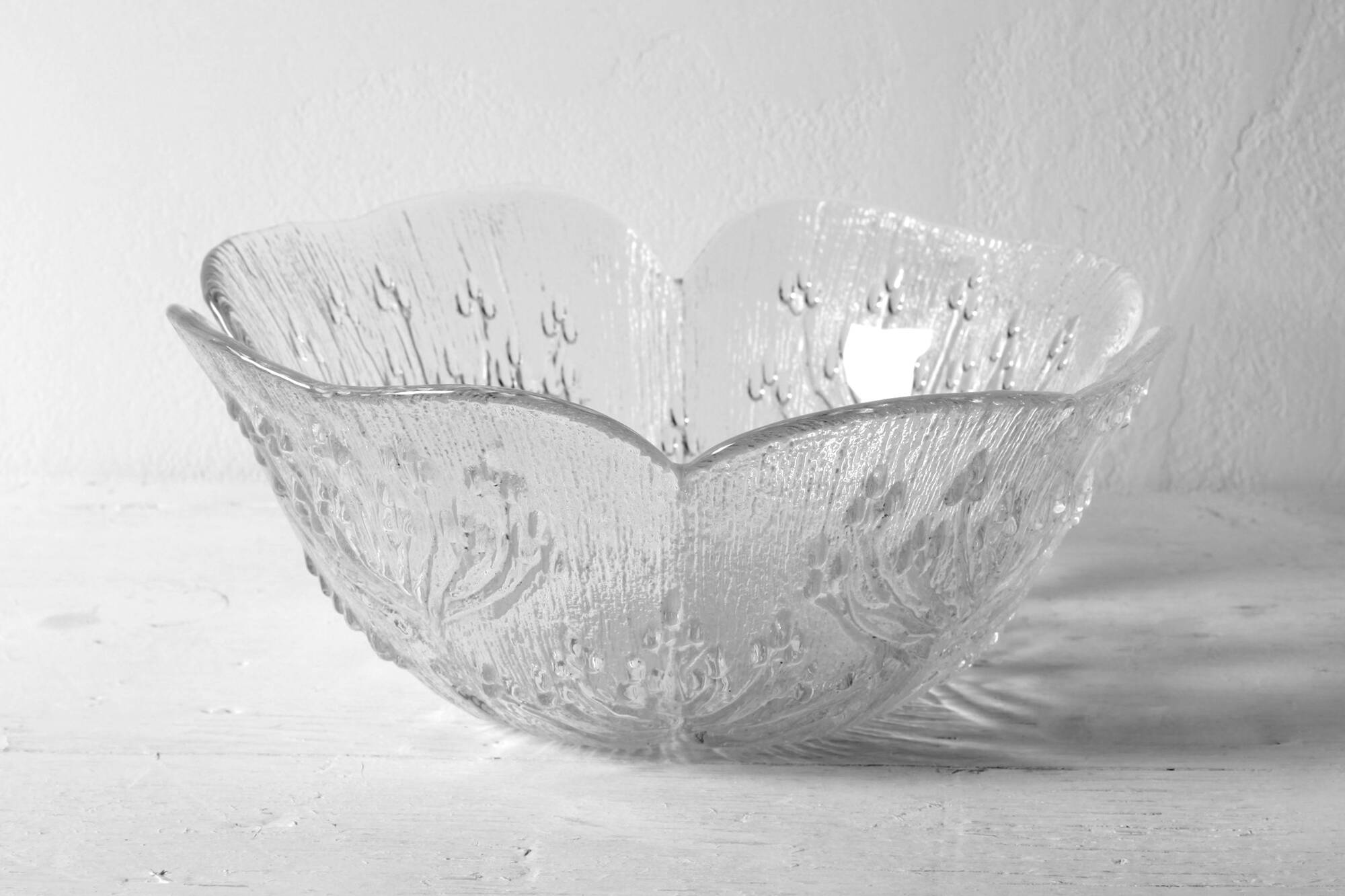Clear Glass Bowl / Cow Parsley Design by Pertti Kallioinen / Finland / 1970