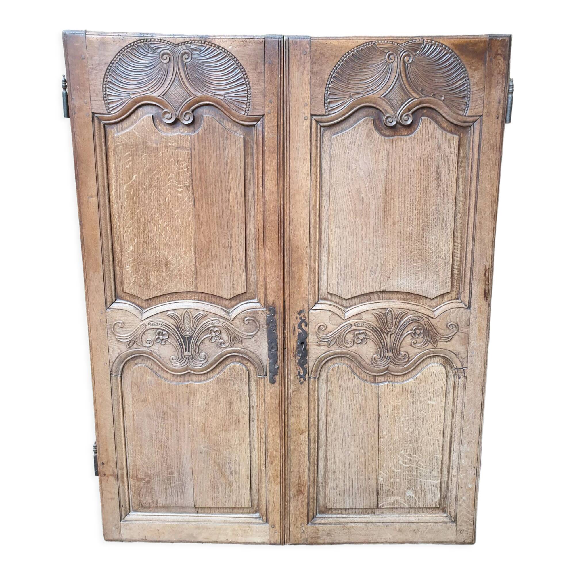 Double portes anciennes de placard