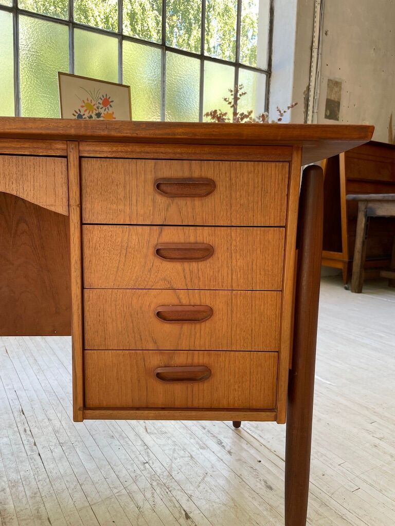 Scandinavian "boomerang" two-sided teak desk Midtjydsk Mobelfabrilk