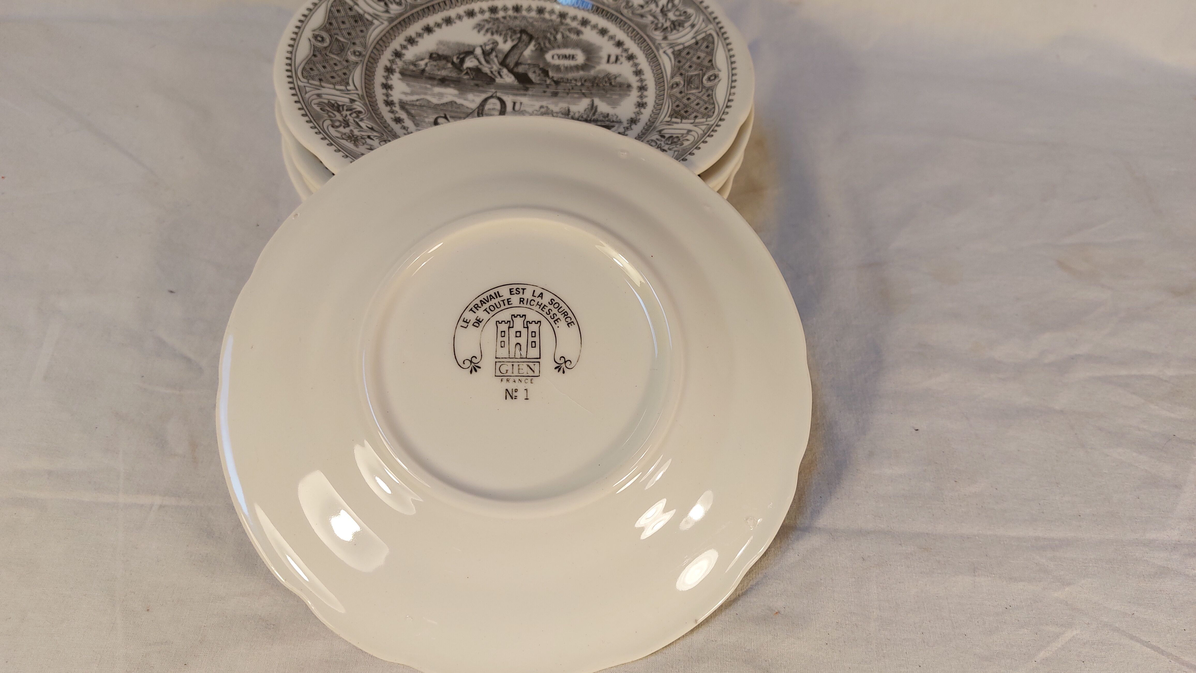Series of 6 Gien earthenware dessert plates Rébus models