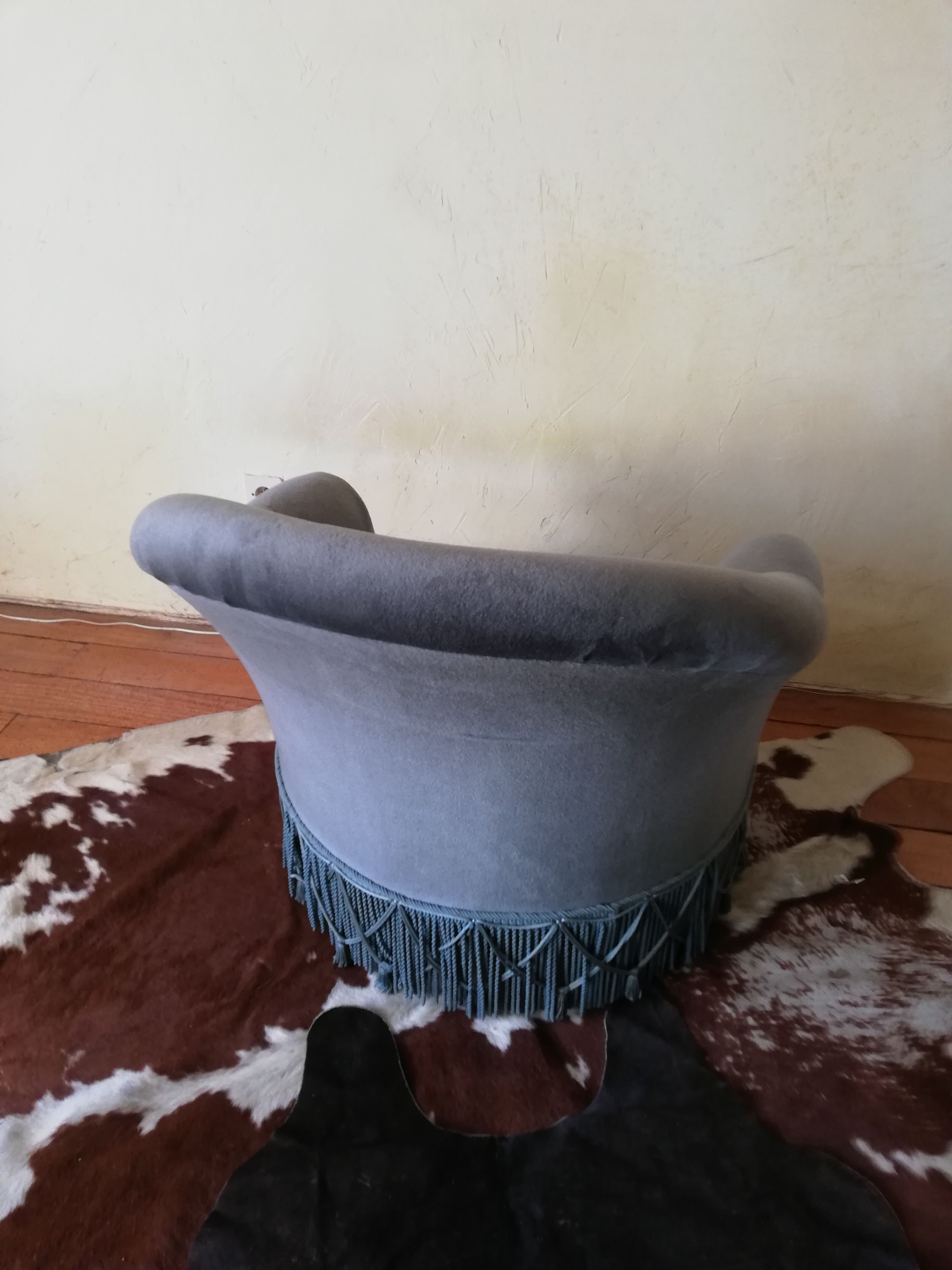 Chair toad blue fabric and fringe