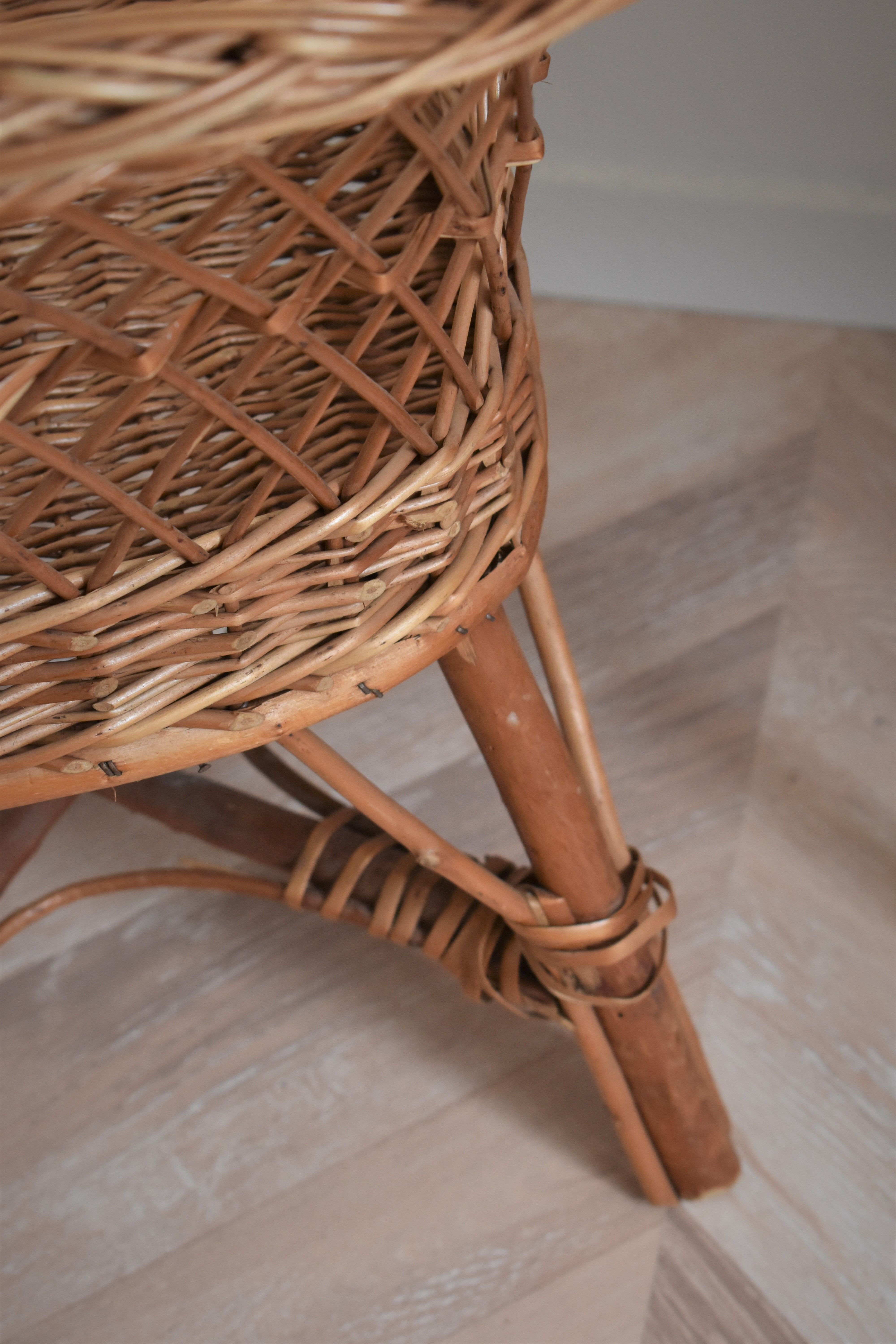 Fauteuil en osier pour enfant