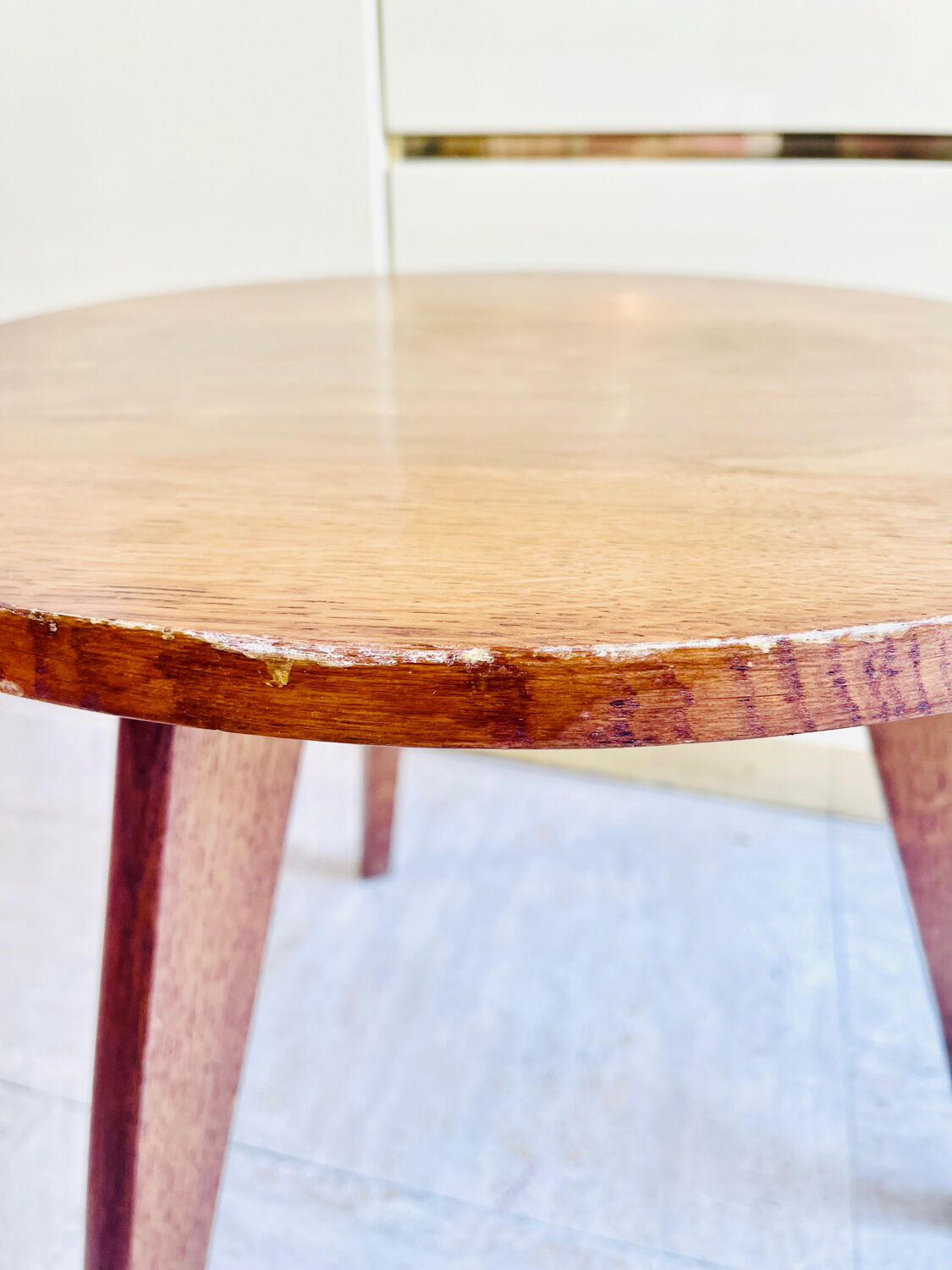 Petite table basse tripode vintage, années 60