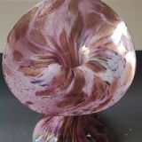 Volubilis vase in Murano glass. Pink speckled background. Height 21 cm.