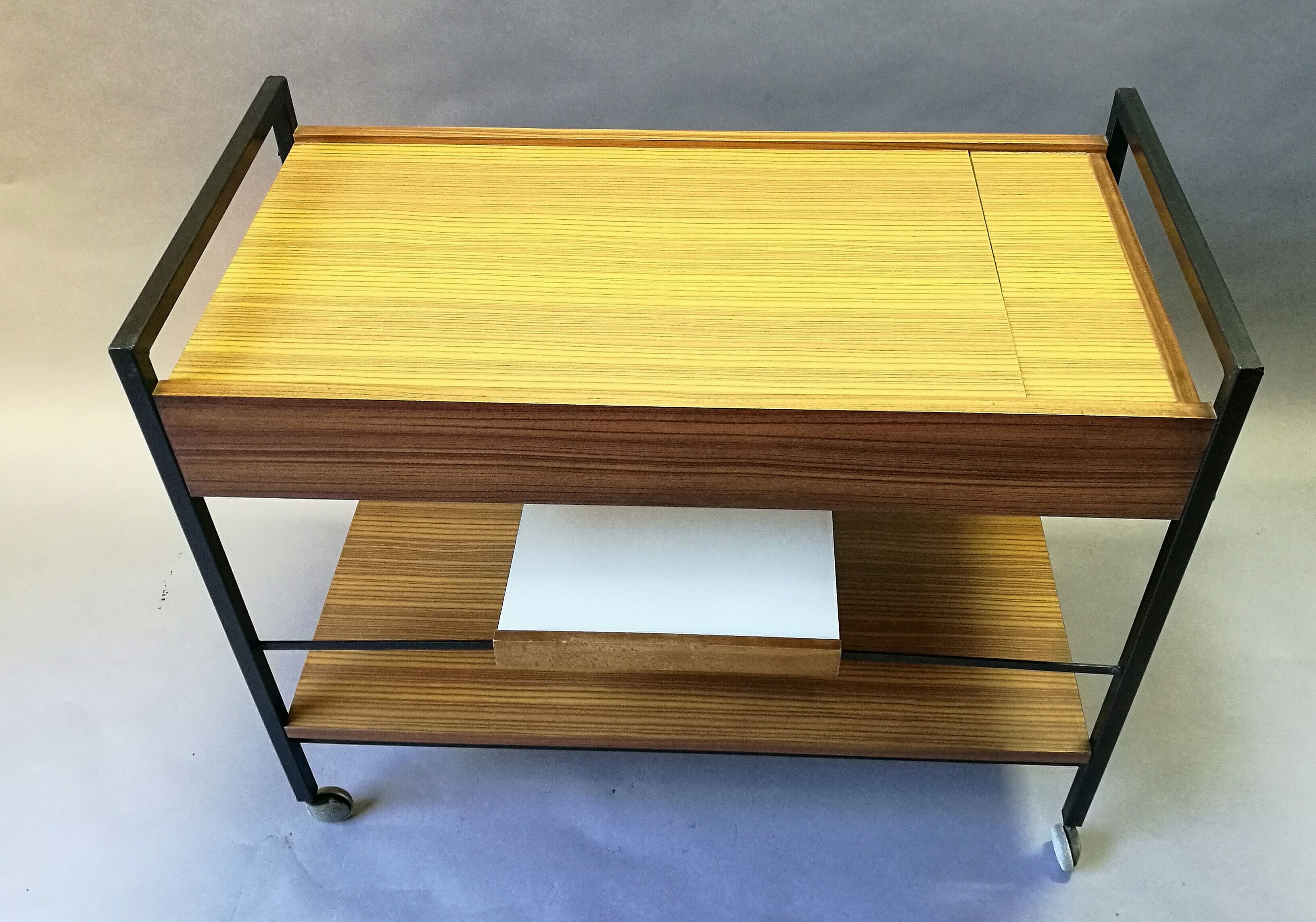 Serving bar design 60s french