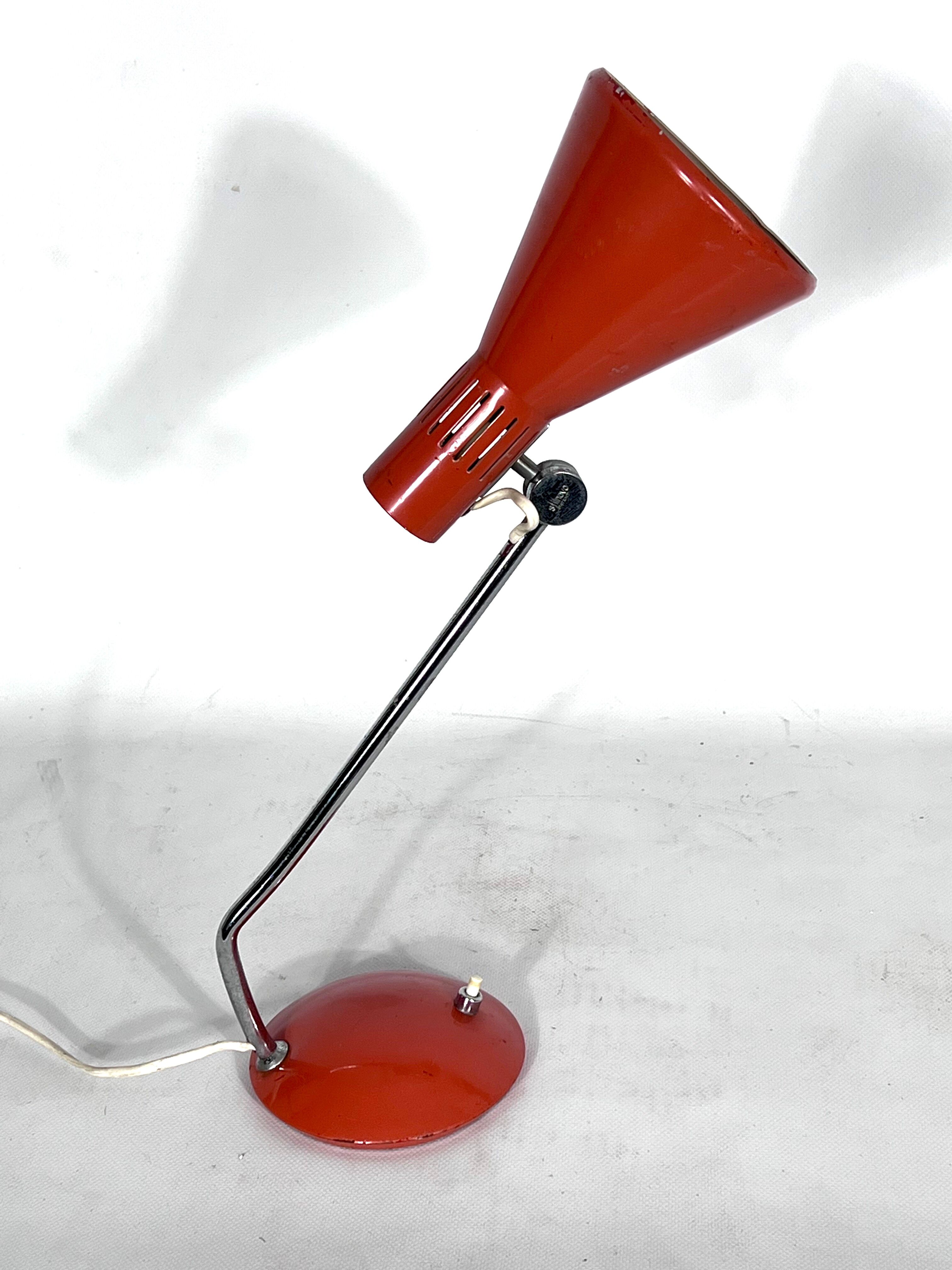 Stilnovo Milano, salmon orange table lamp from the 60s, signed
