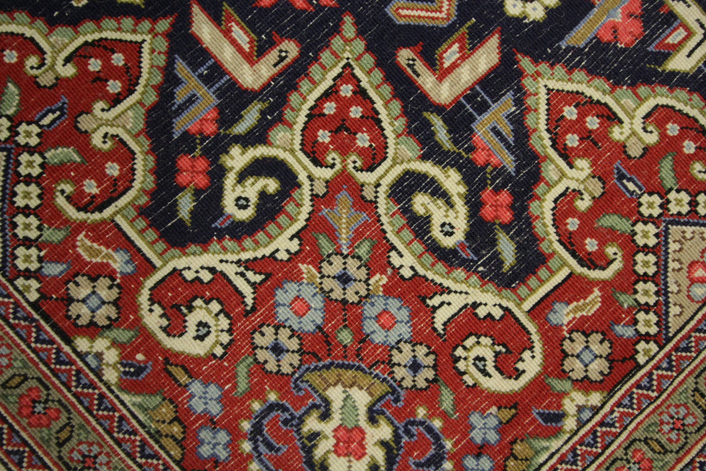 Traditional Persian Kashan Area Rug, Handwoven Oriental Carpet- 106x163cm