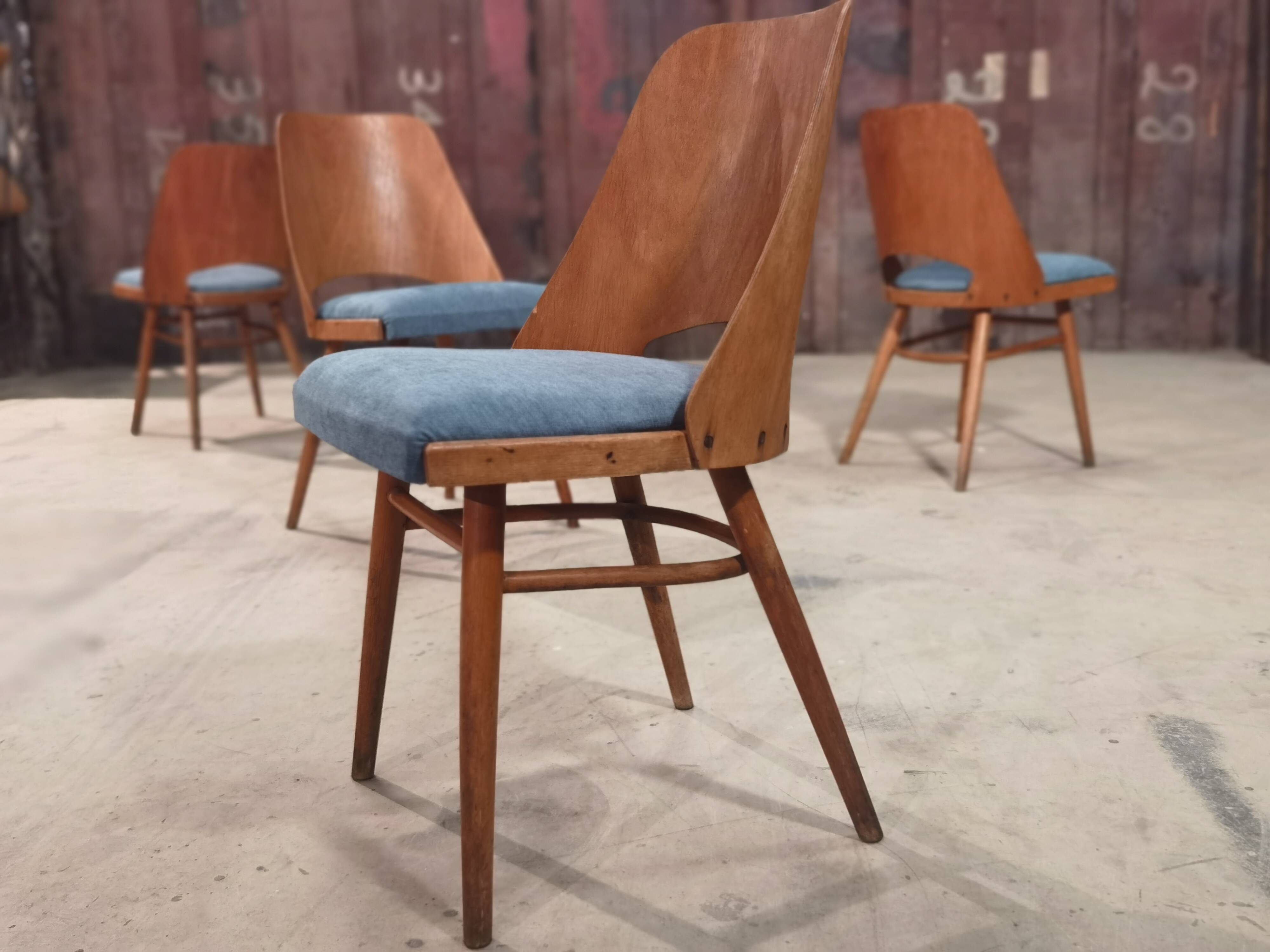 Suite of 4 chairs 515 Oswald Haerdtl's  for Thonet