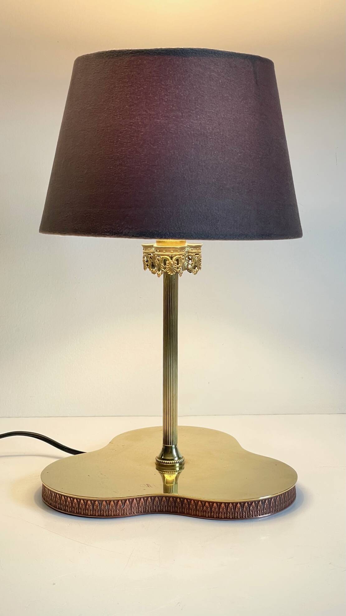 Solid brass vintage clover lamp