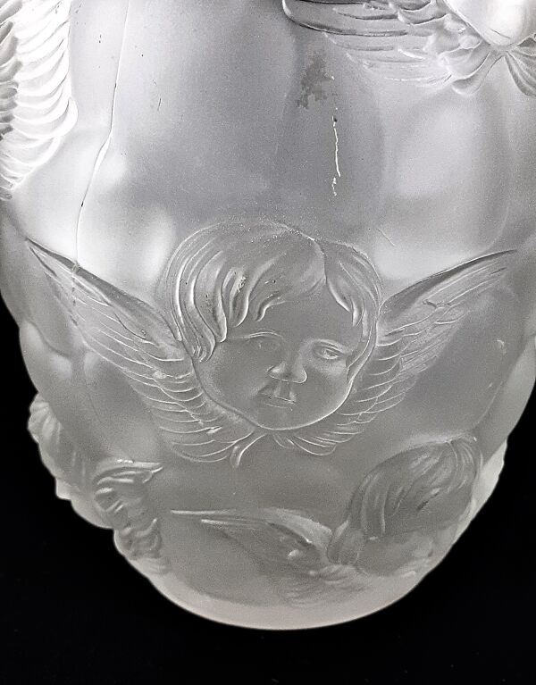 Vase ''Cherubs'' vintage verre pressé