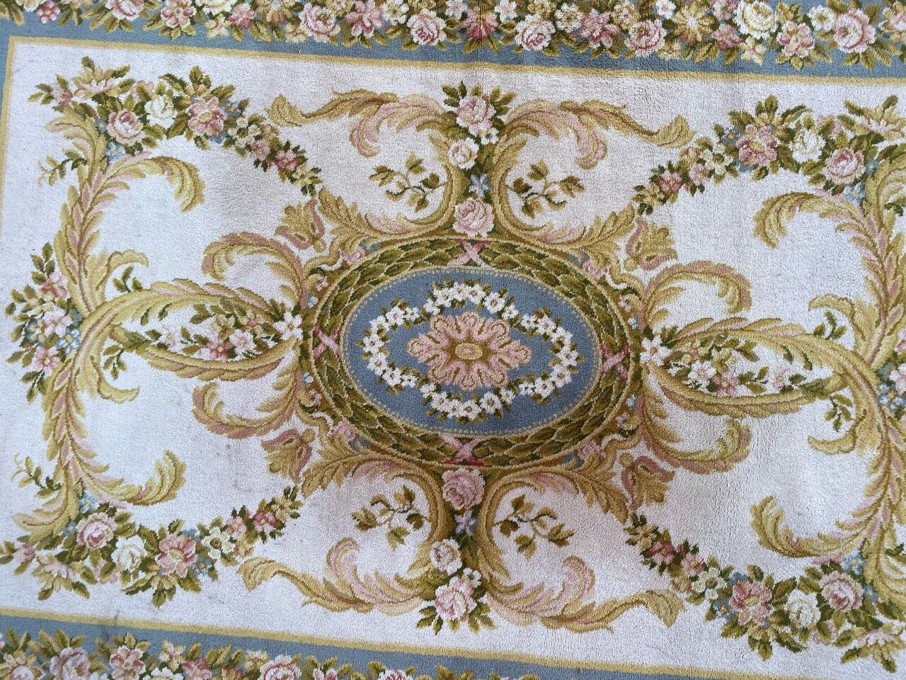 Vintage soapy style carpet with 200x300